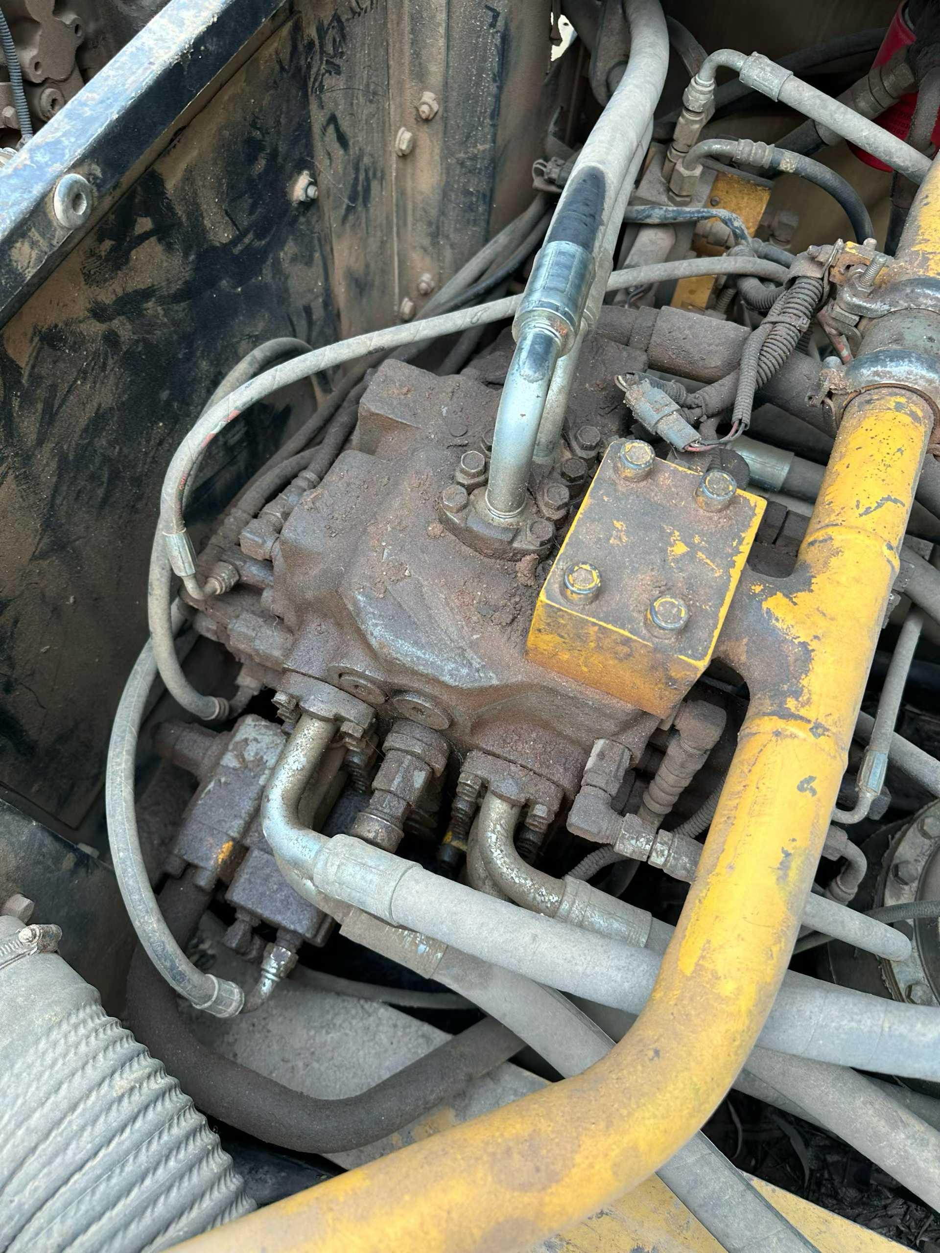 Used Kato HD820 Excavator 2016 Model / 8