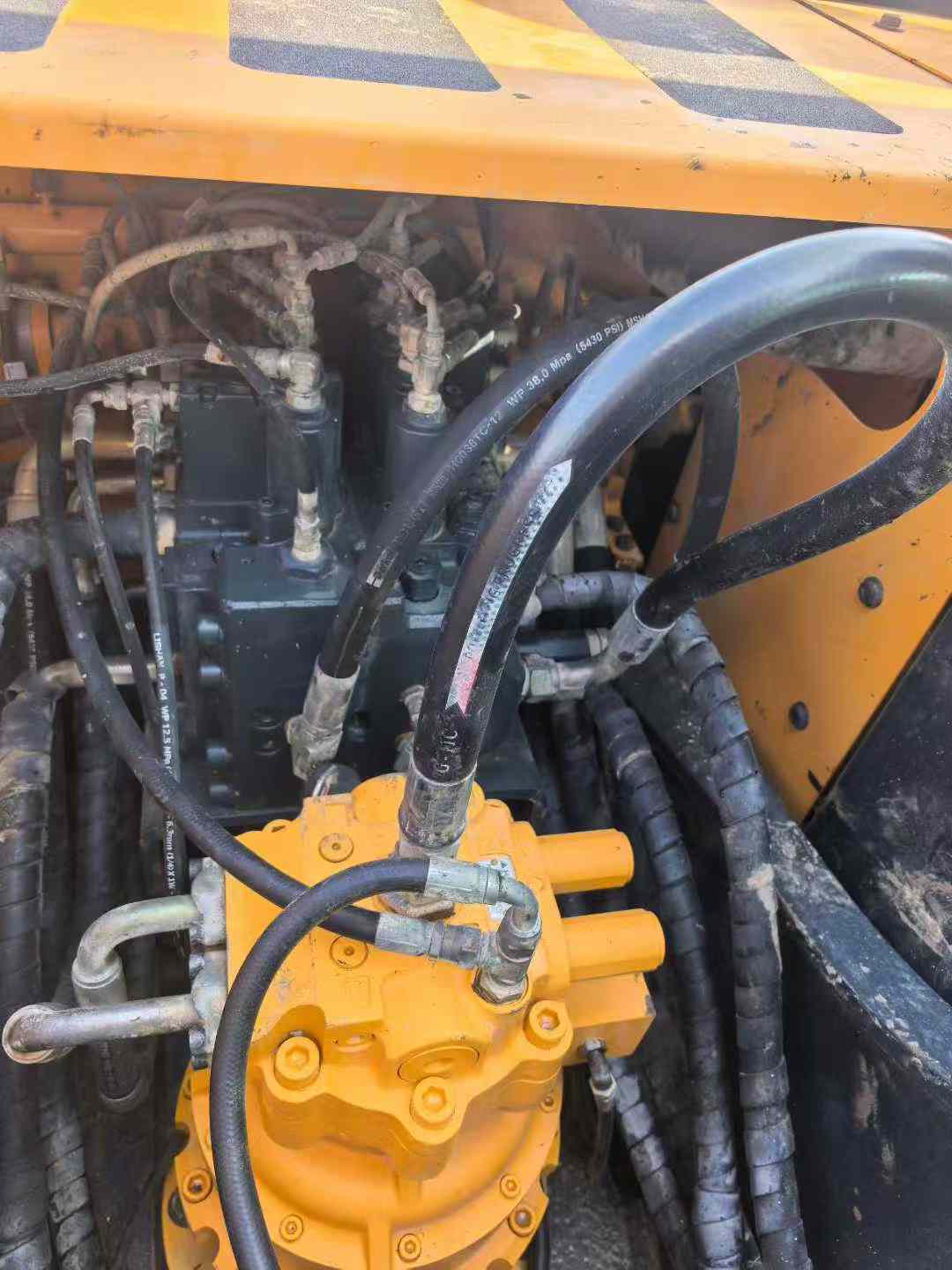 Used Hyundai R215VSN Excavator 2021 Model / 7