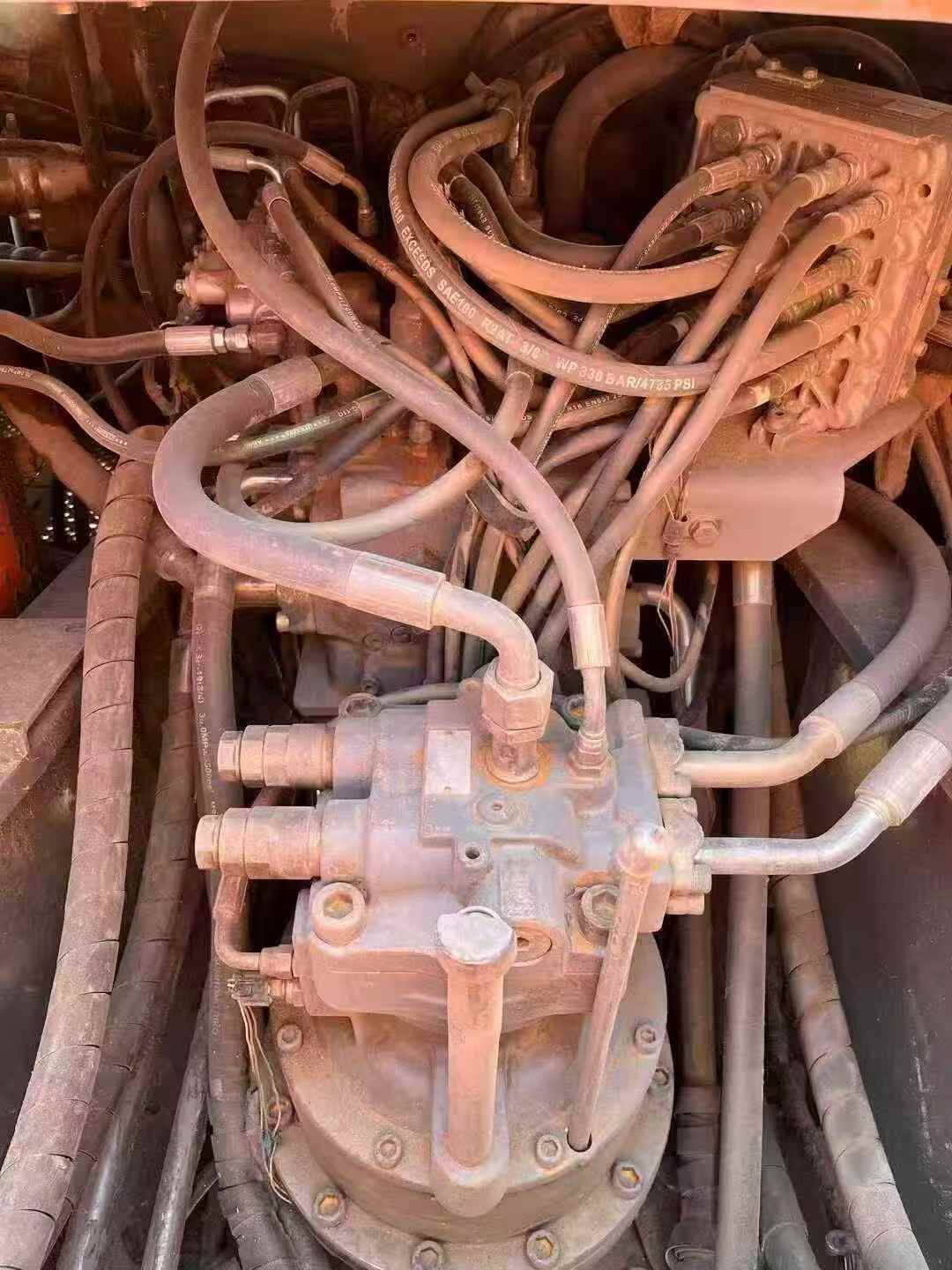 Used Hitachi ZAXIS200 Excavator 2010 Model / 6