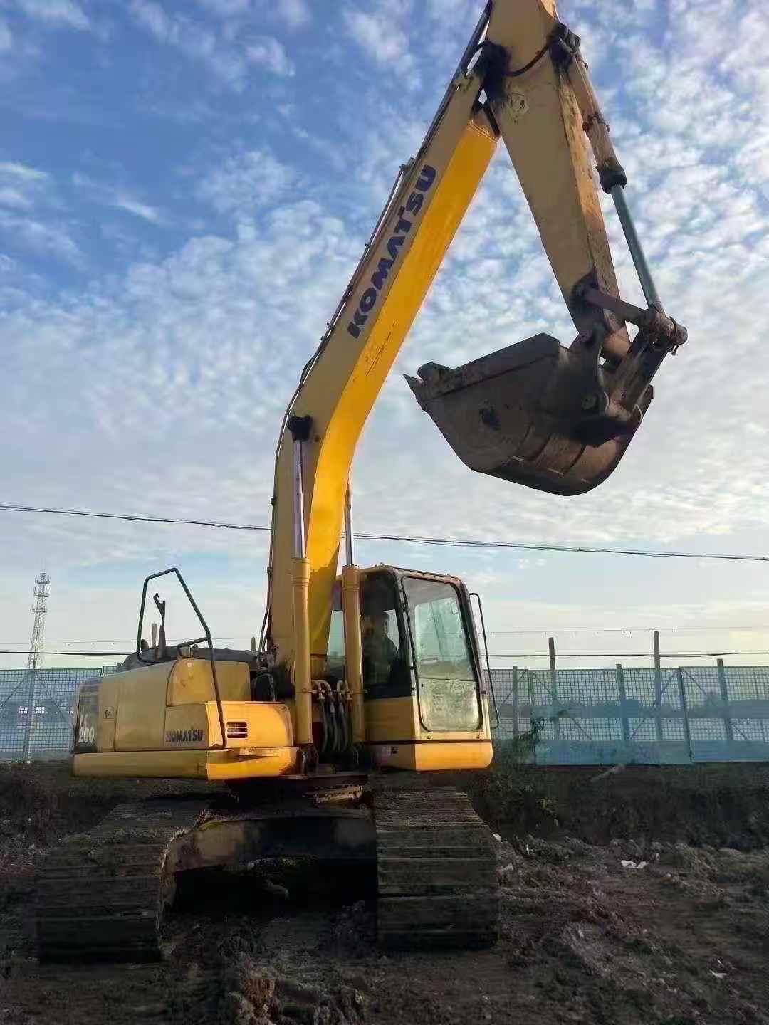 Used Komatsu PC200 Excavator 2014 Model / 3