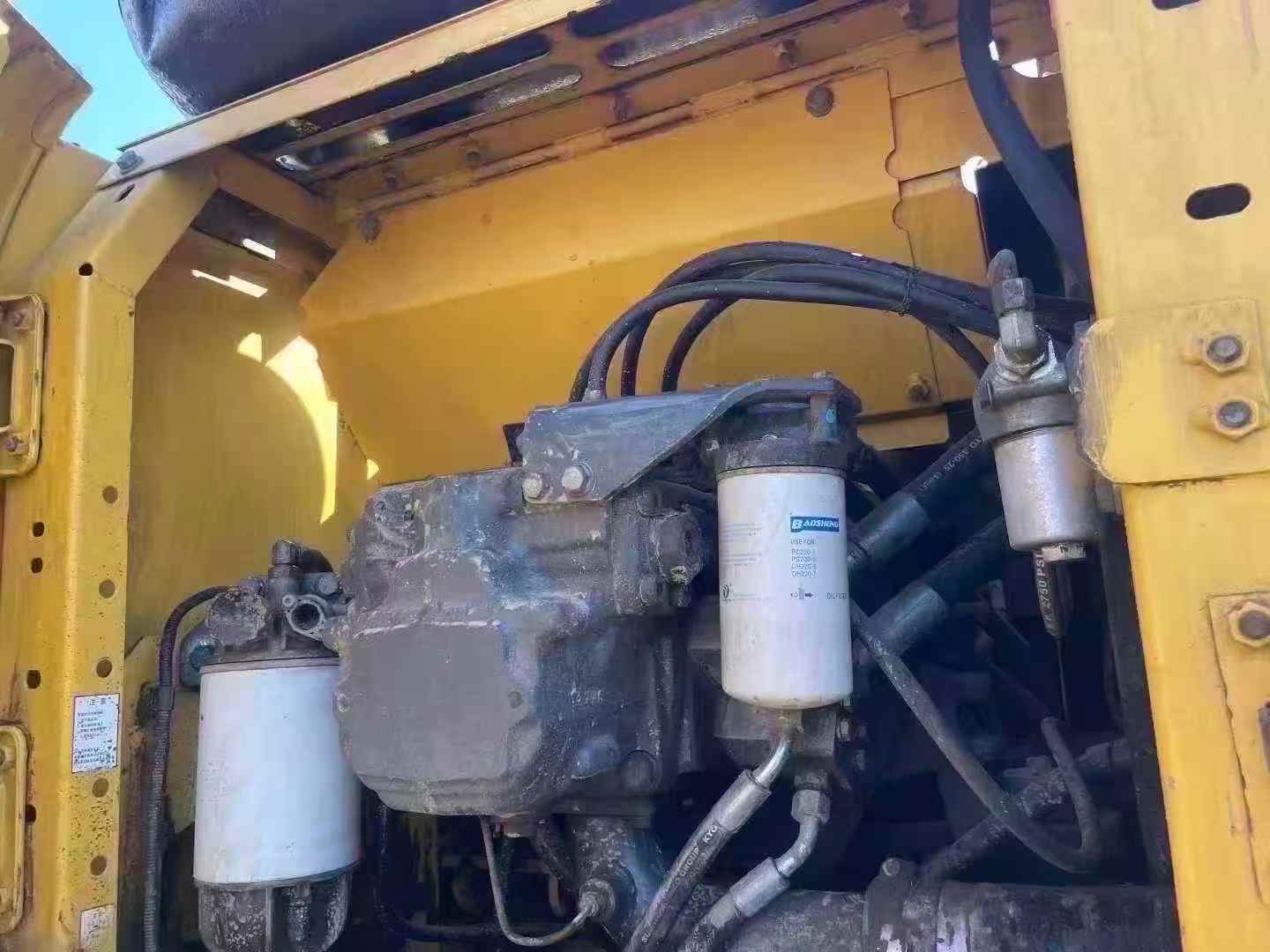 Used Komatsu PC200 Excavator 2014 Model / 6