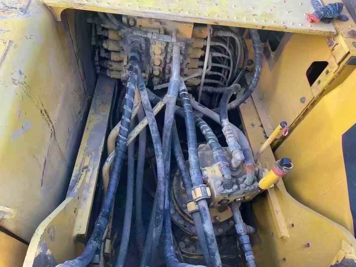 Used Komatsu PC200 Excavator 2014 Model / 4