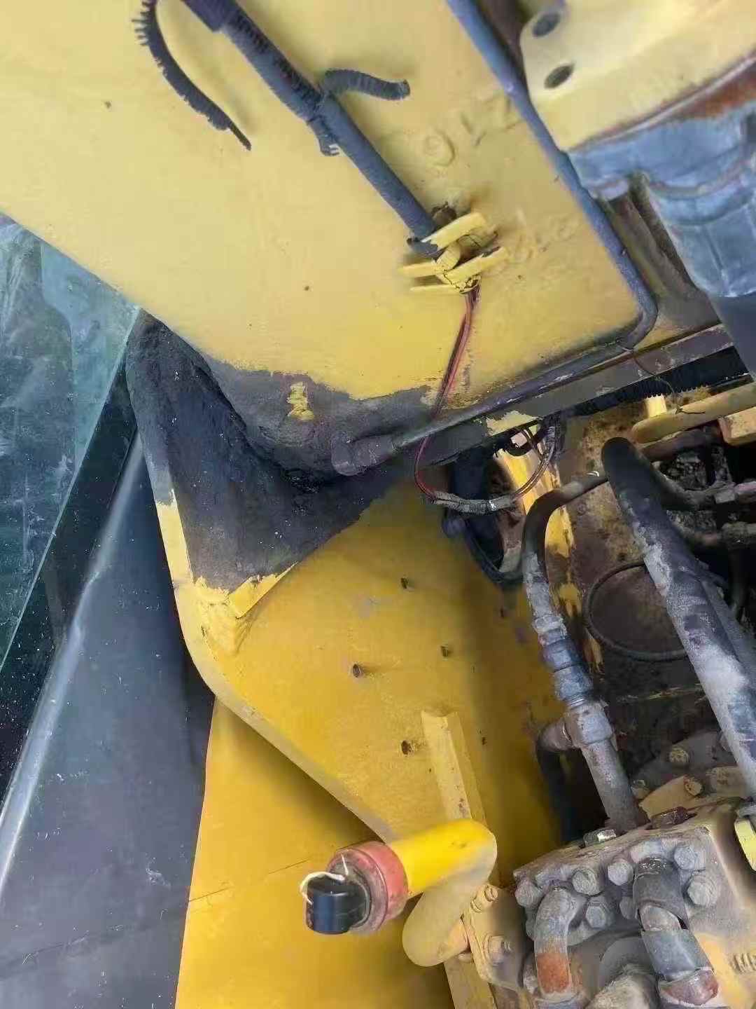 Used Komatsu PC200 Excavator 2014 Model / 8