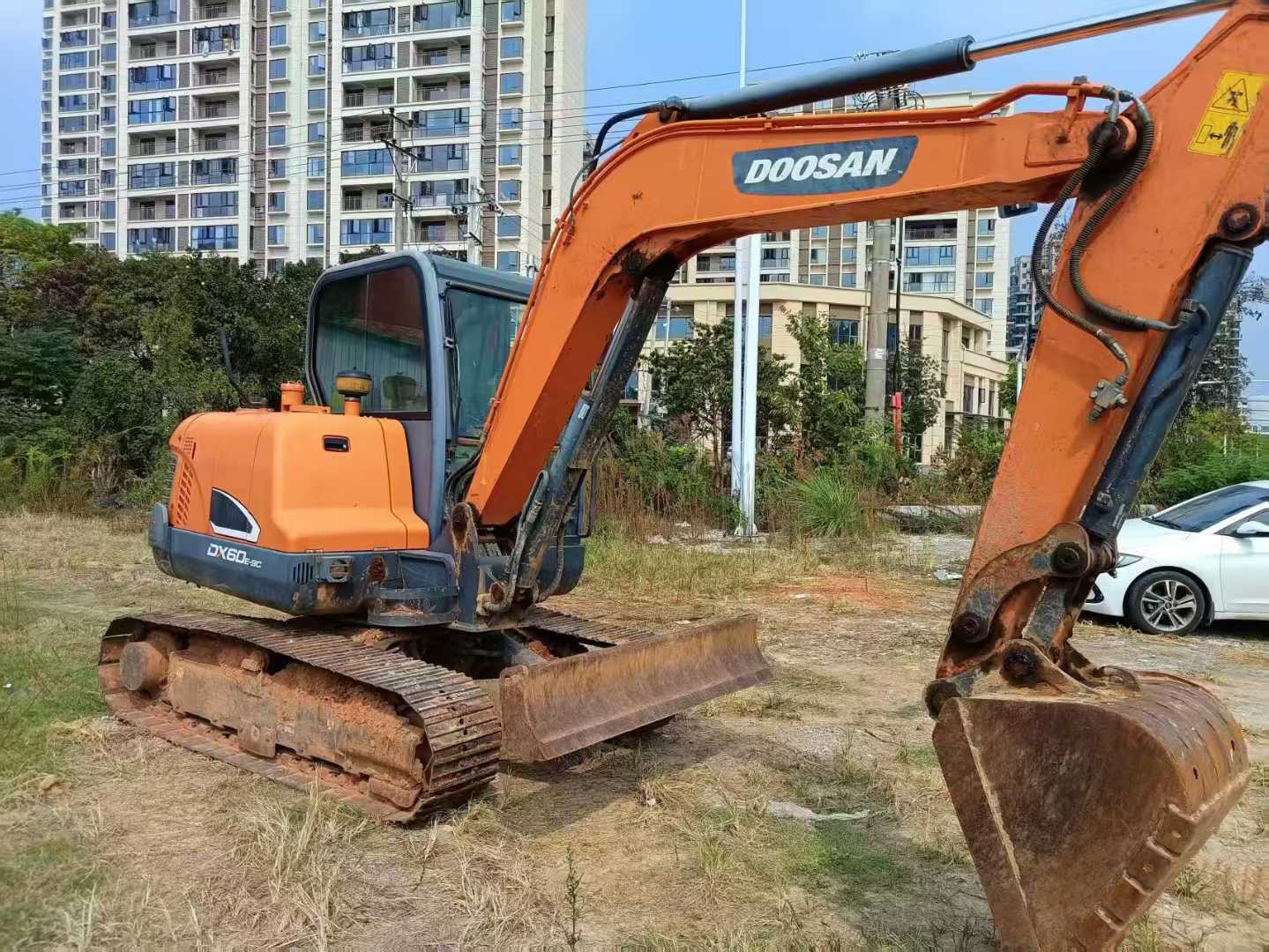 Used Doosan  DL507-9C Excavator 2016 Model / 3