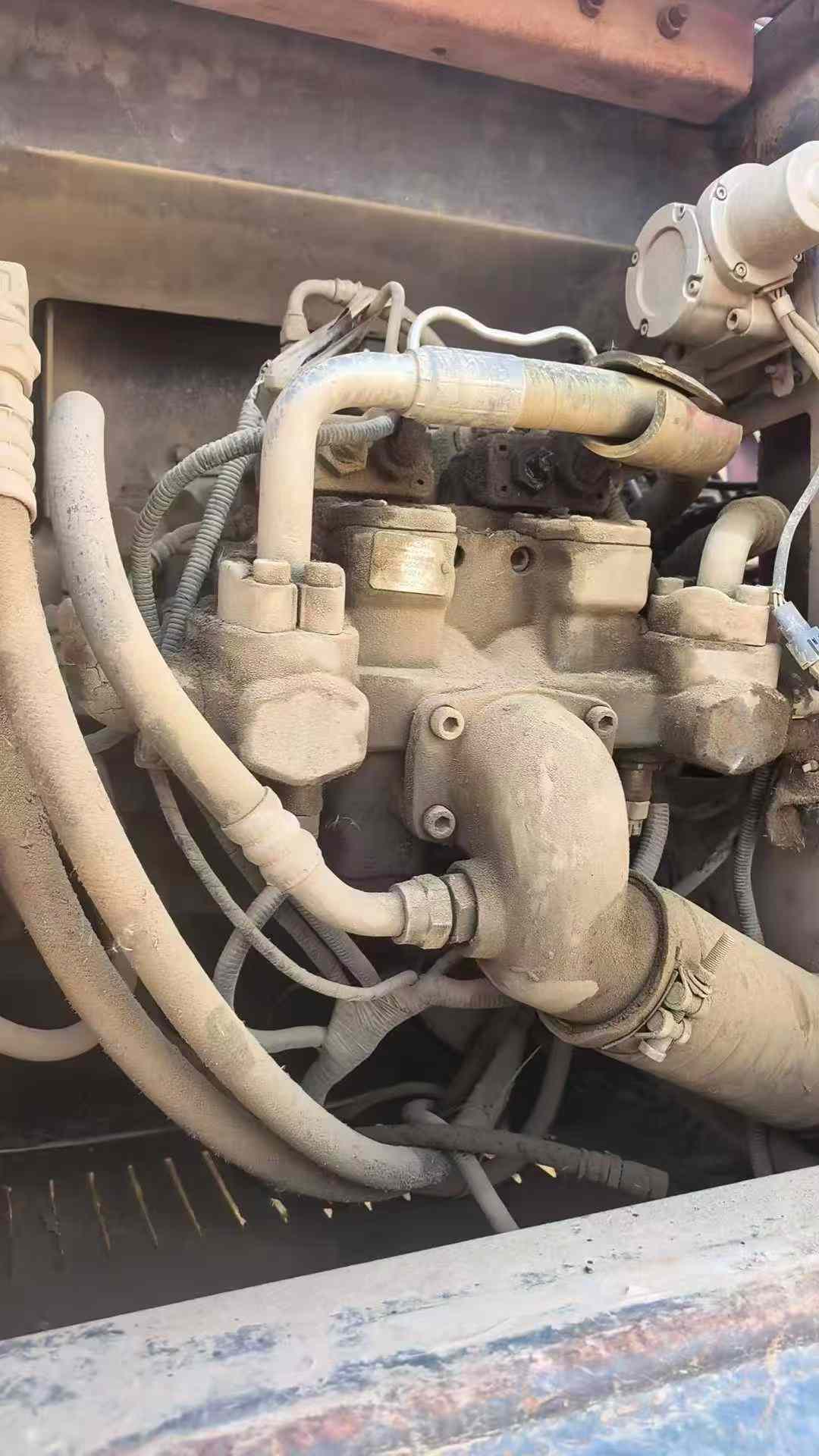 Used Hitachi ZX240 Excavator 2011 Model / 3