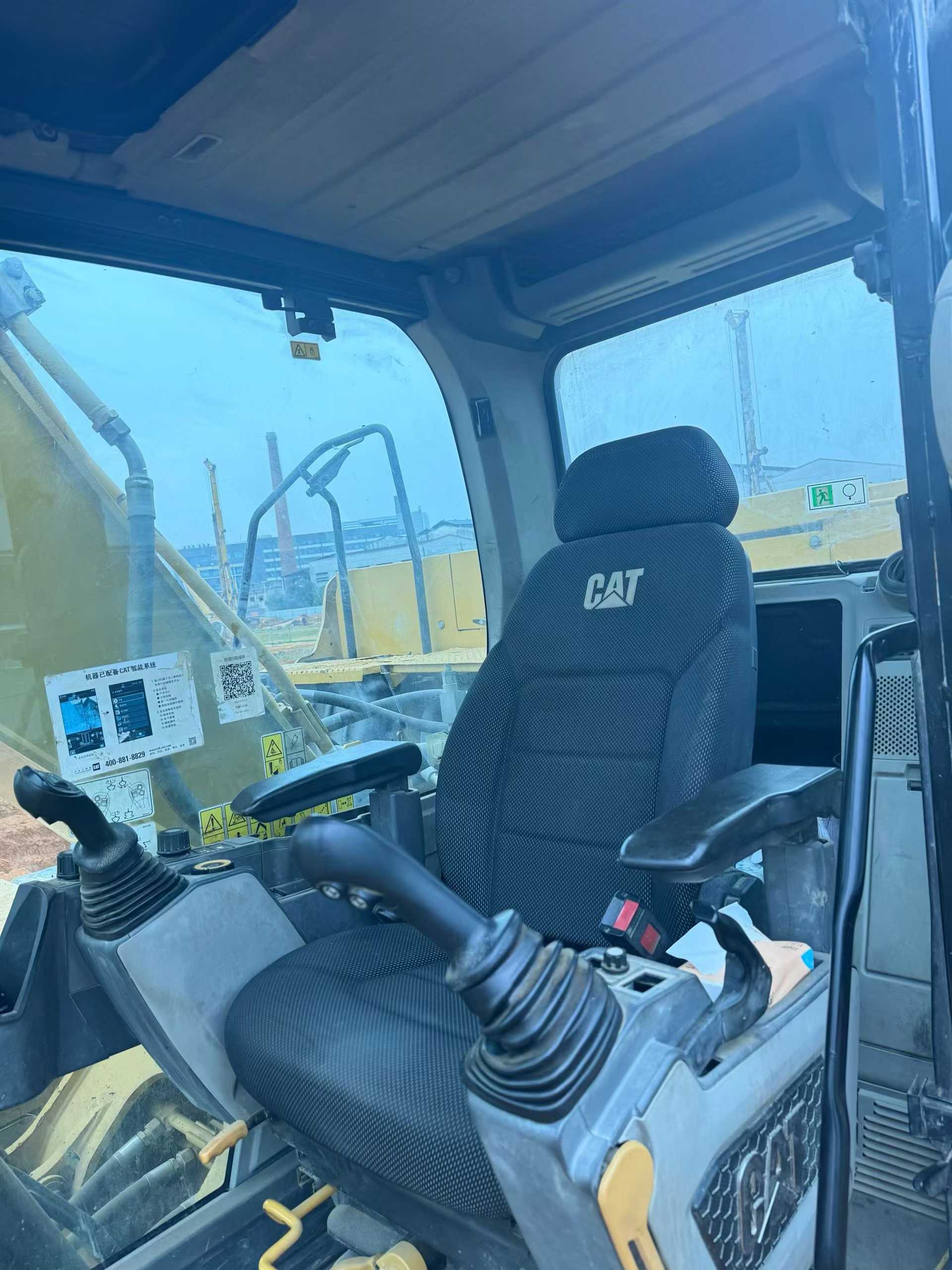 Used Caterpillar 323 Excavator 2018 Model / 7