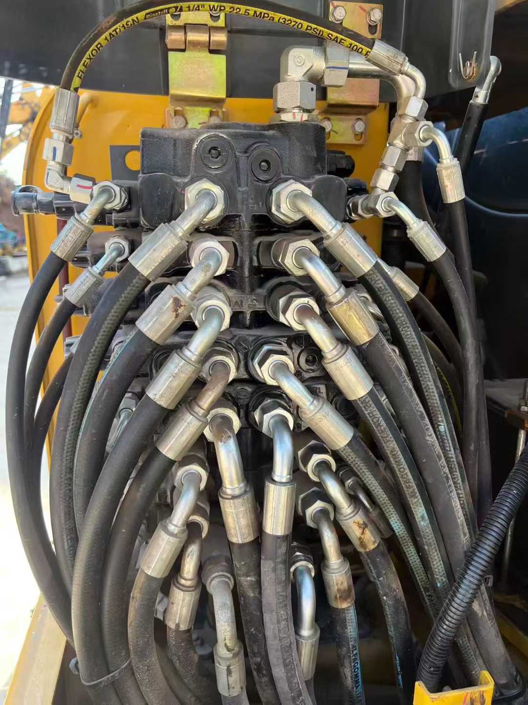 Used XCMG XE60 Excavator 2016 Model / 9