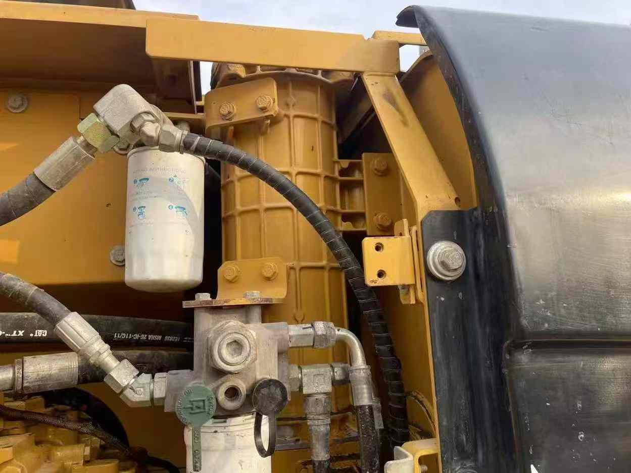 Used Caterpillar 323D2L Excavator 2017 Model / 6