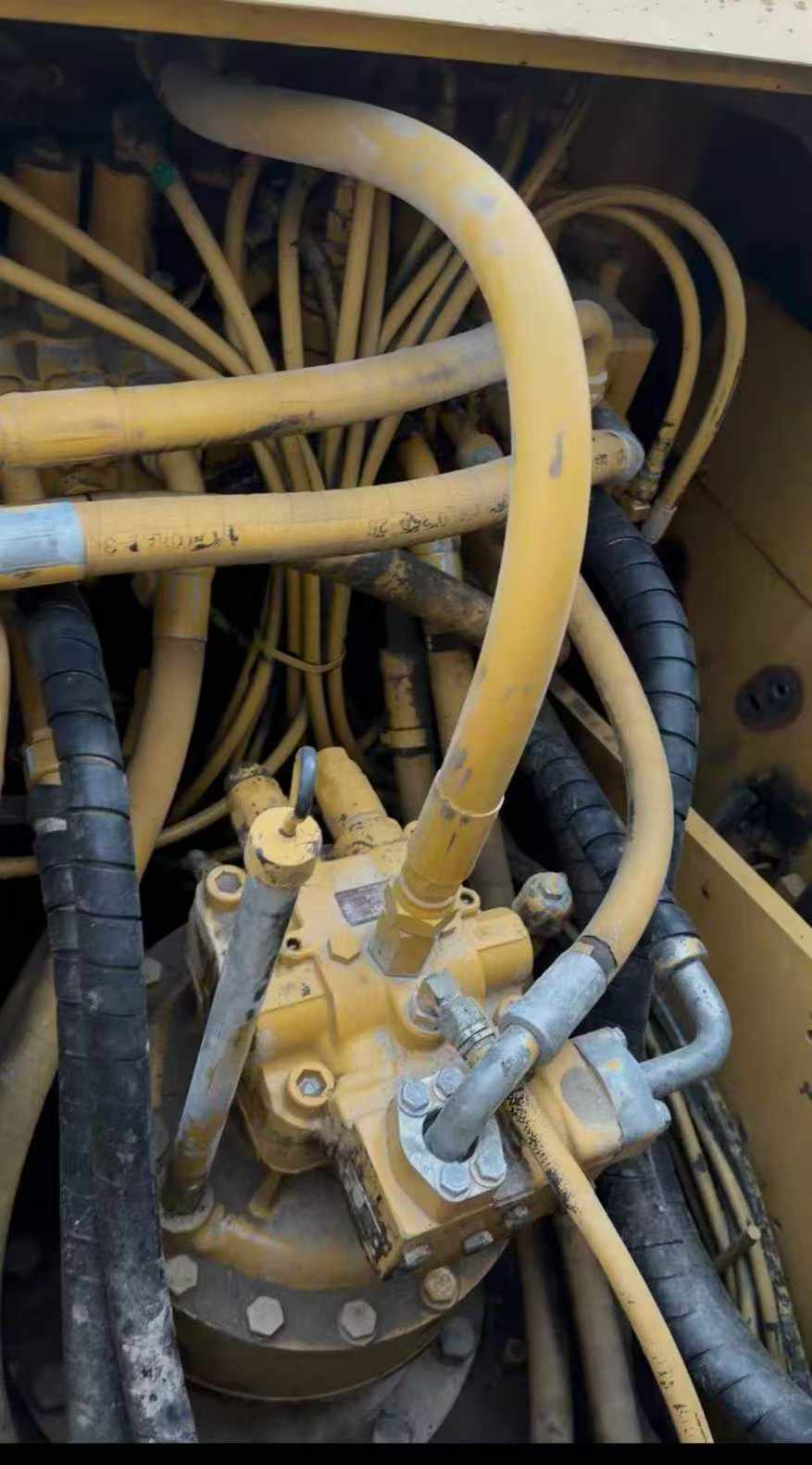 Used Caterpillar 323DL Excavator 2011 Model / 3