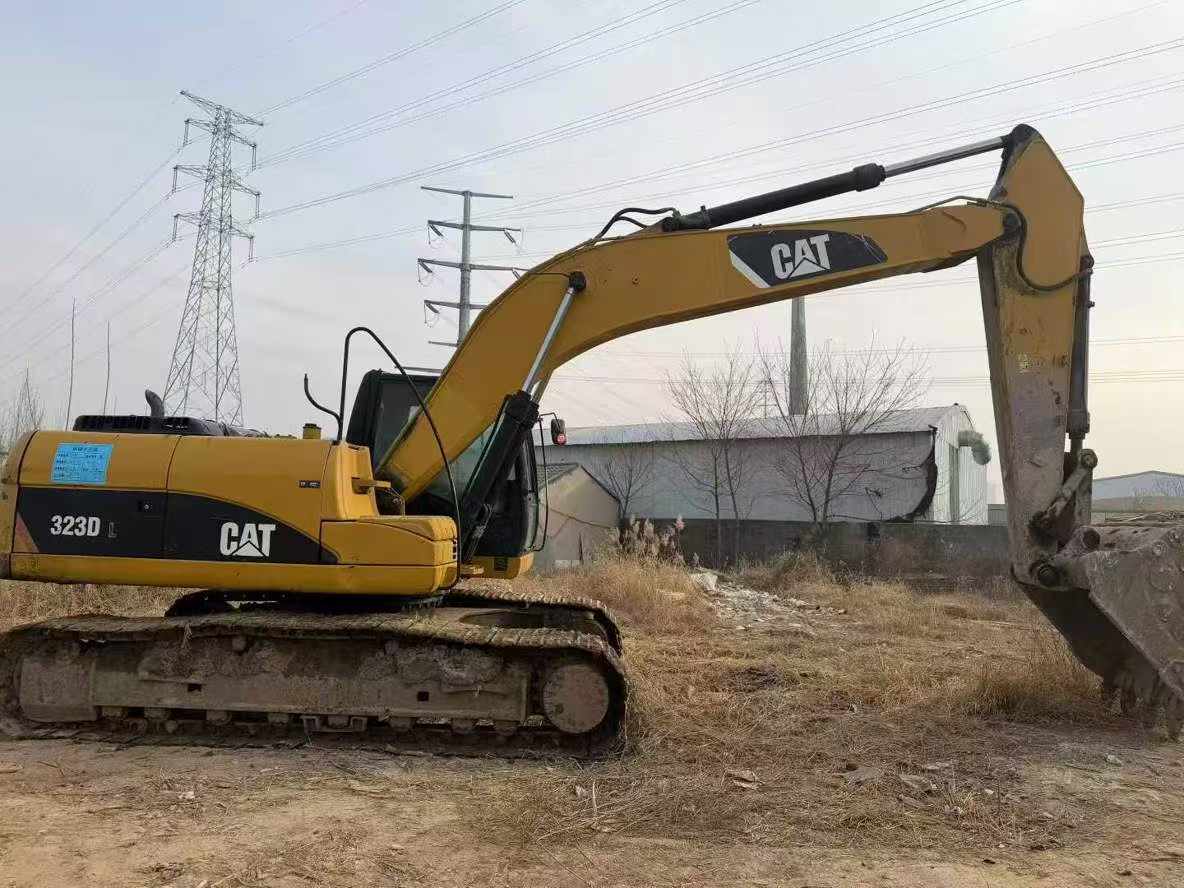 Used Caterpillar 323DL Excavator 2011 Model / 8