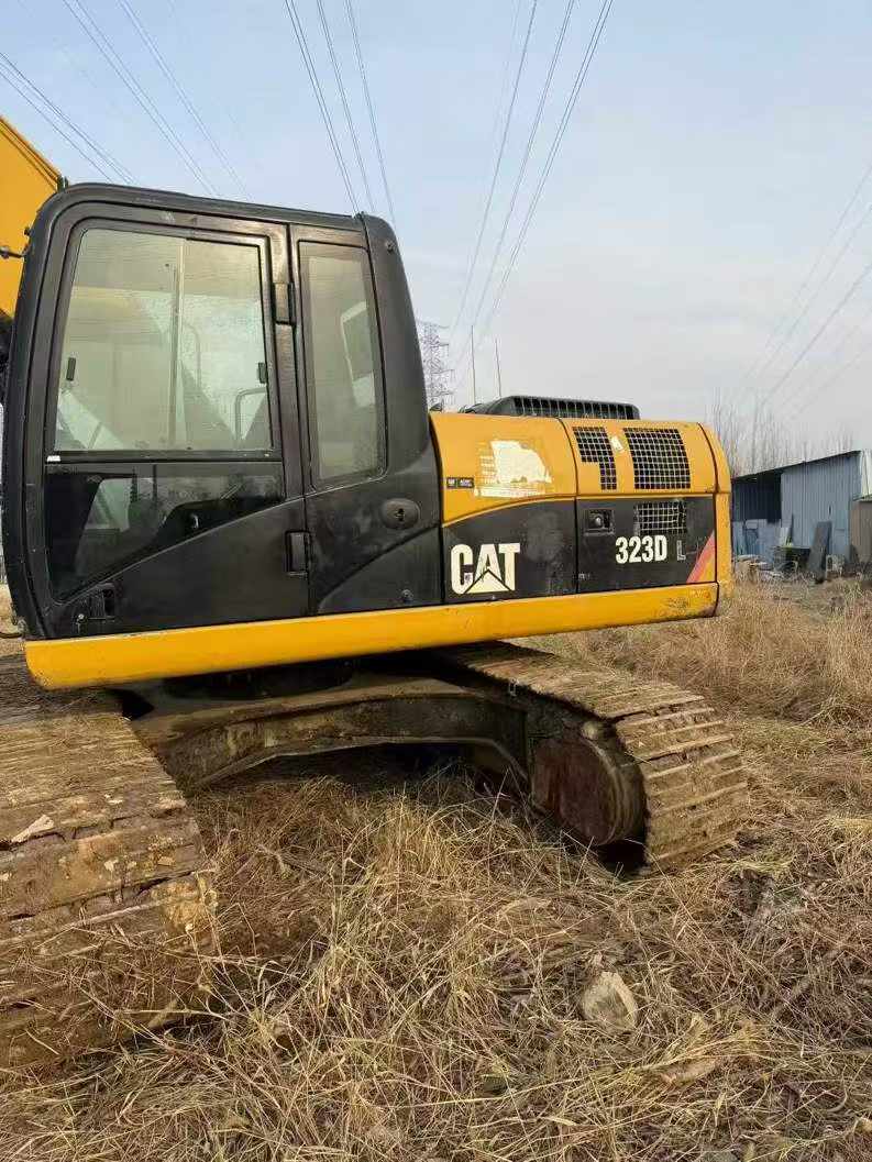 Used Caterpillar 323DL Excavator 2011 Model / 6