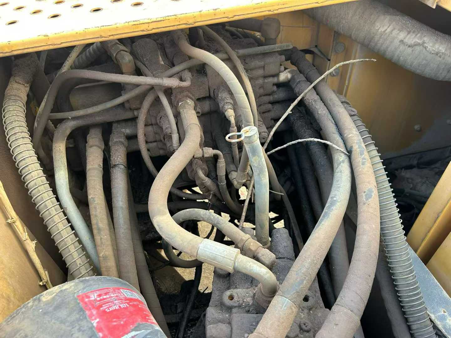 Used Volvo EW210C Excavator 2010 Model / 7