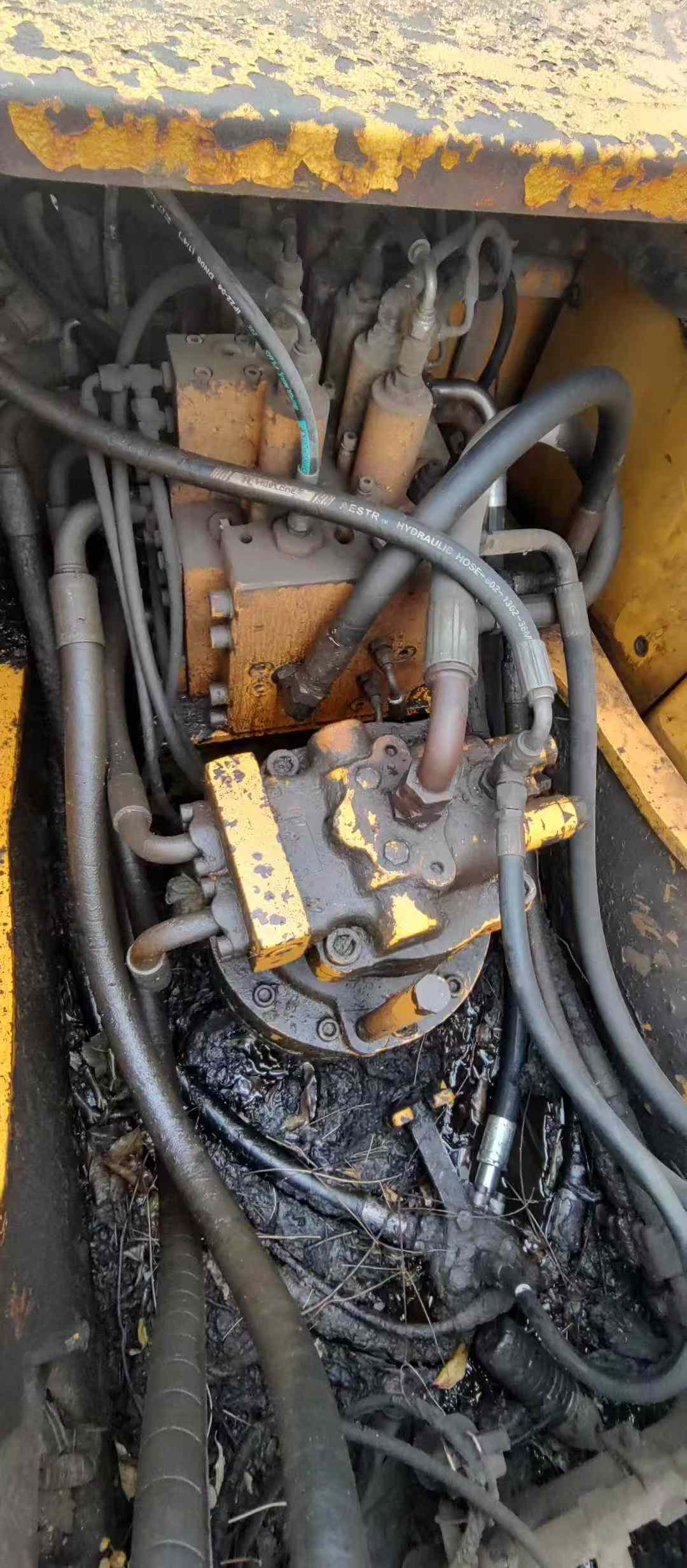 Used Hyundai R215-7 Excavator 2016 Model / 7