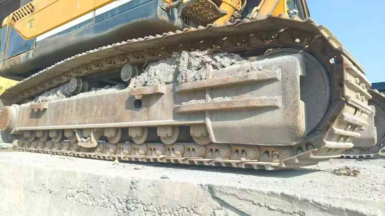 Used Hyundai R305LC-9T Excavator 2016 Model / 9