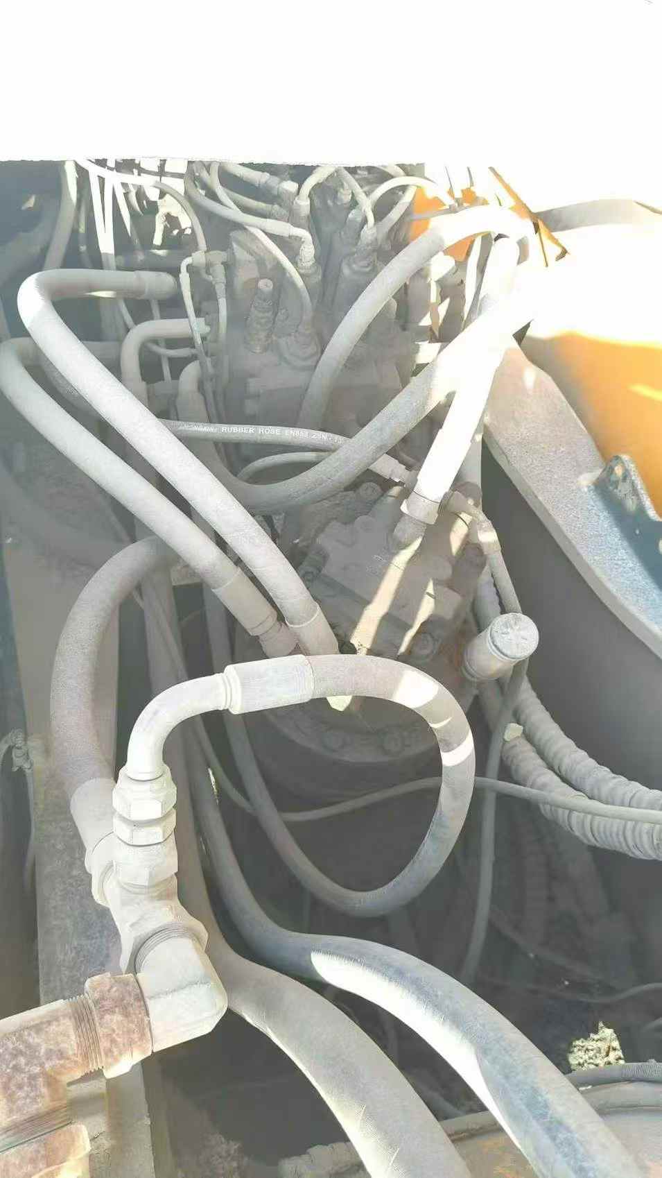 Used Hyundai R305LC-9T Excavator 2016 Model / 4