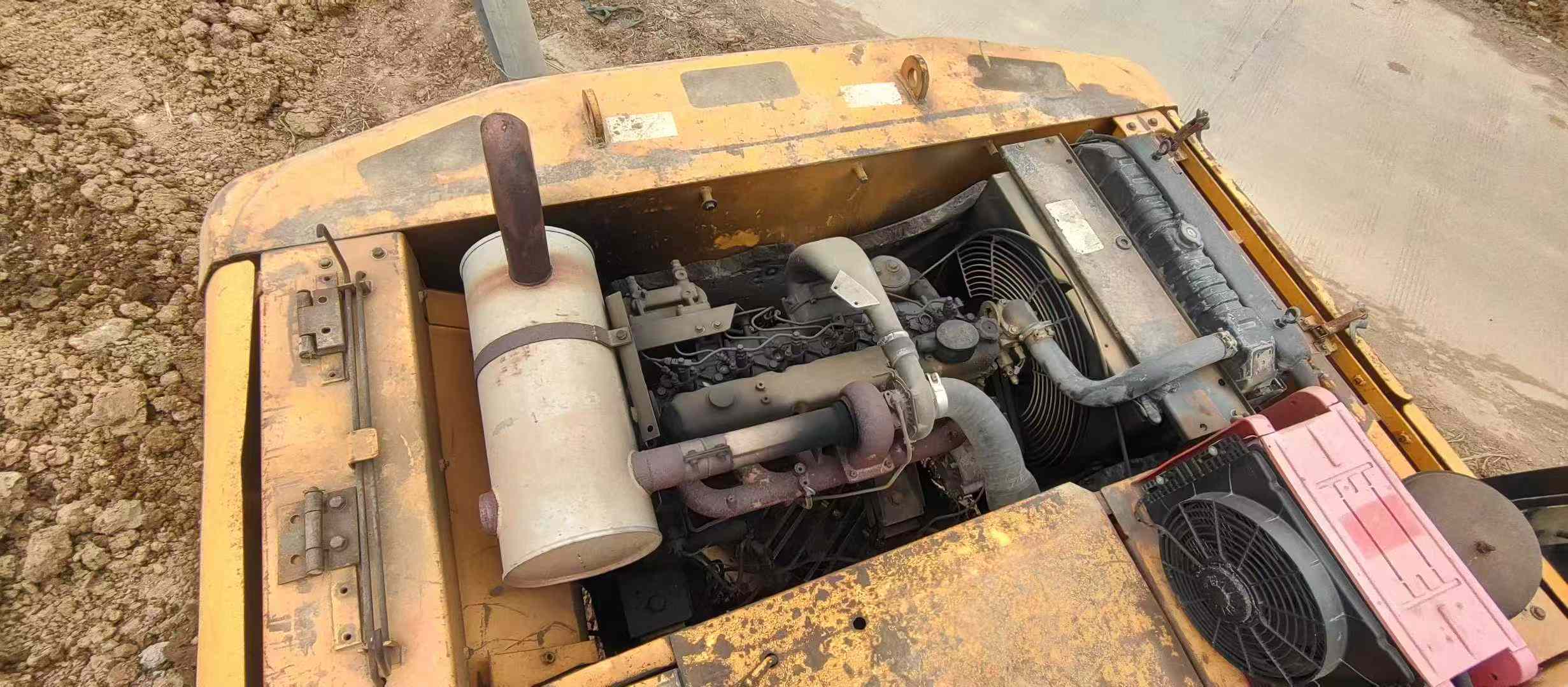 Used Hyundai R215-7 Excavator 2016 Model / 4