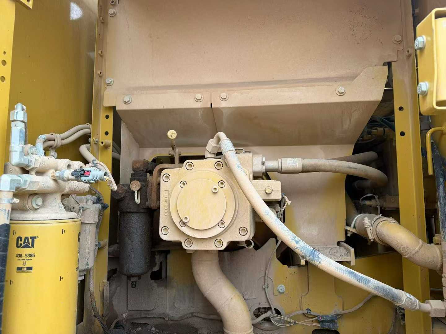 Used Caterpillar 323 Excavator 2018 Model / 5