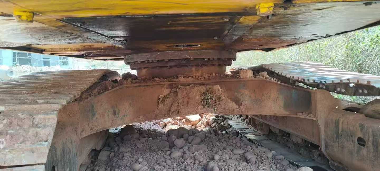 Used Komatsu PC200-8 Excavator 2011 Model / 7