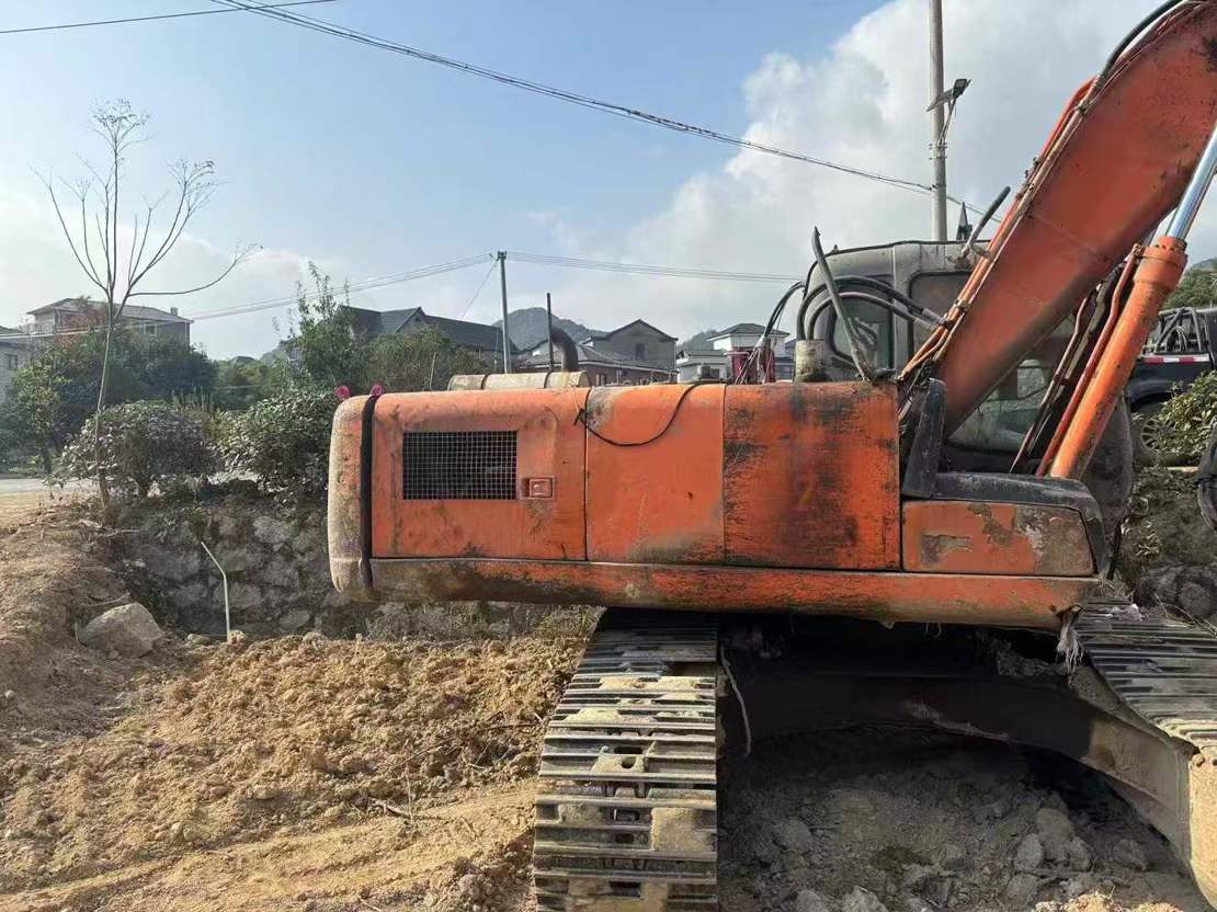 Used Hitachi ZAXIS200 Excavator 2016 Model / 2
