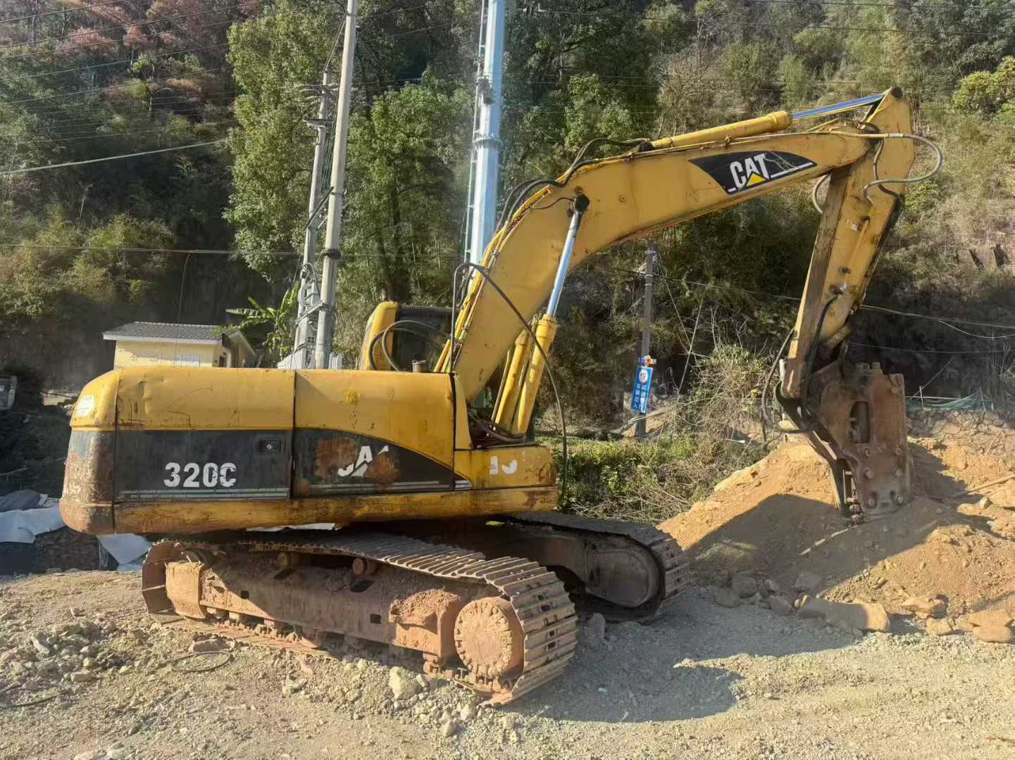 Used Caterpillar 320C Excavator 2016 Model / 3