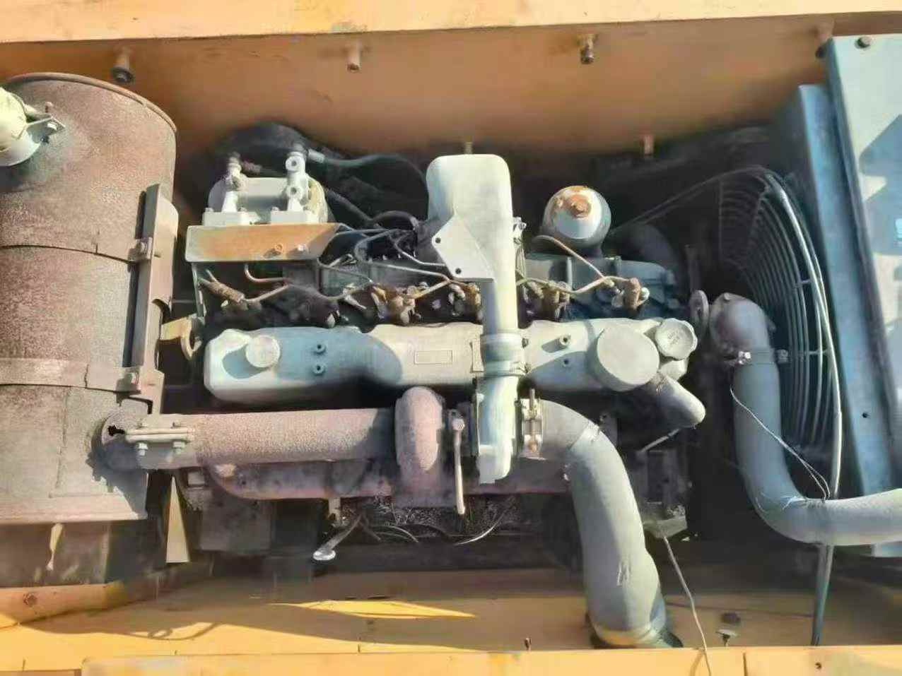 Used Hyundai R215-7 Excavator 2011 Model / 4