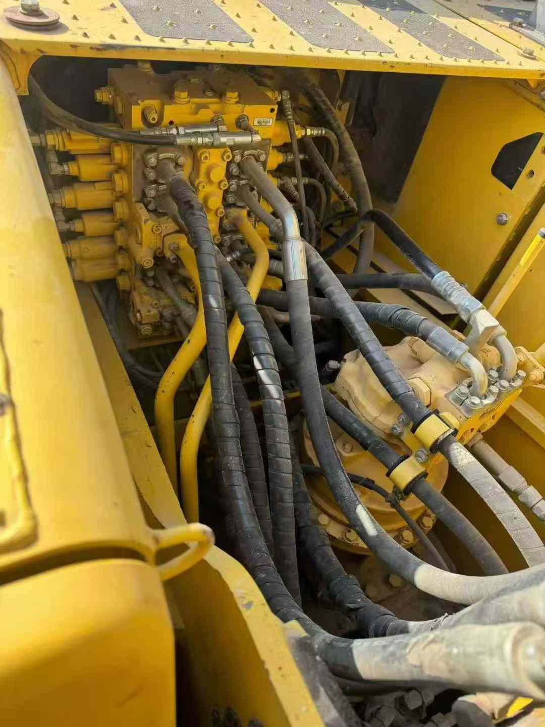 Used Komatsu PC200 Excavator 2018 Model / 5