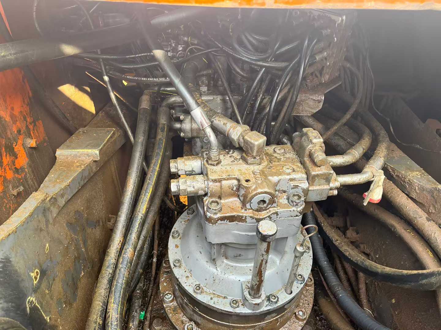 Купить Подержанный Экскаватор Hitachi EX350H-5 / 2