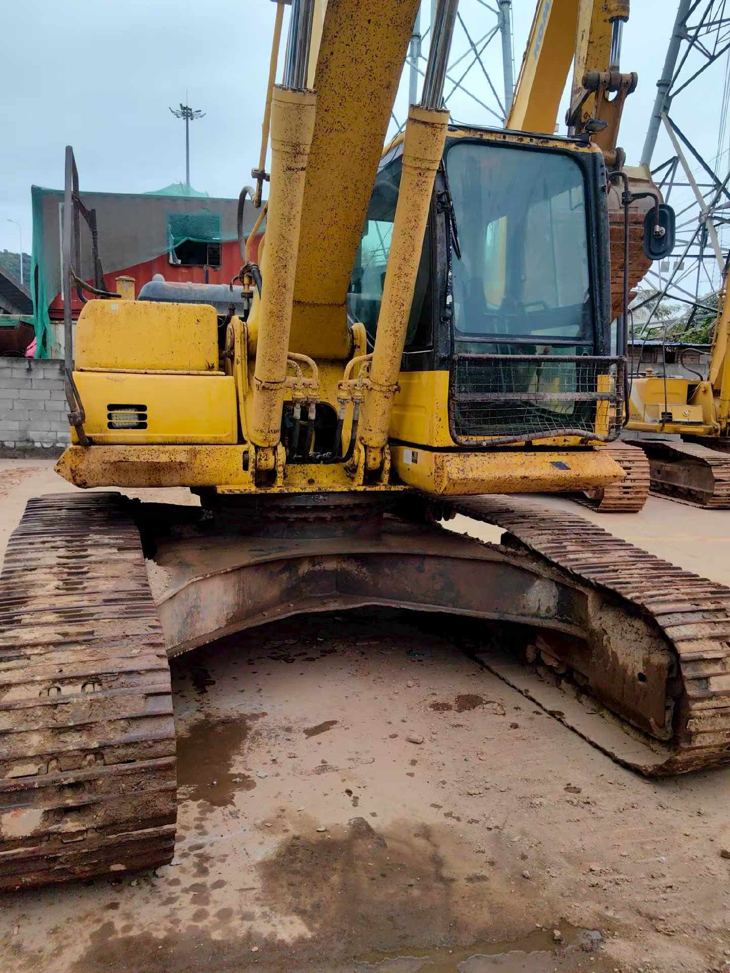 شراء حفارة Komatsu PC240-6 مستعملة / 4
