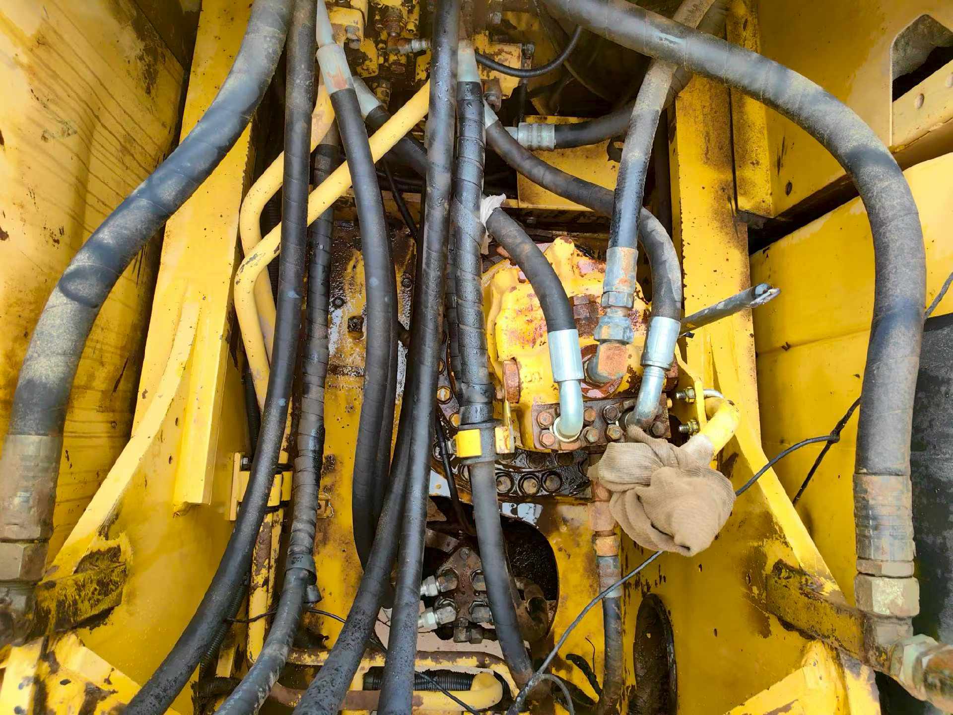 شراء حفارة Komatsu PC240-6 مستعملة / 5