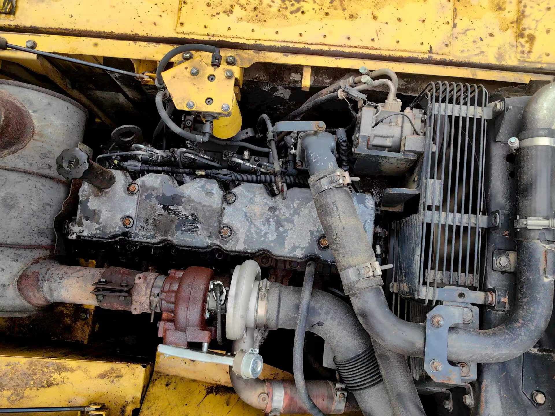 شراء حفارة Komatsu PC240-6 مستعملة / 6