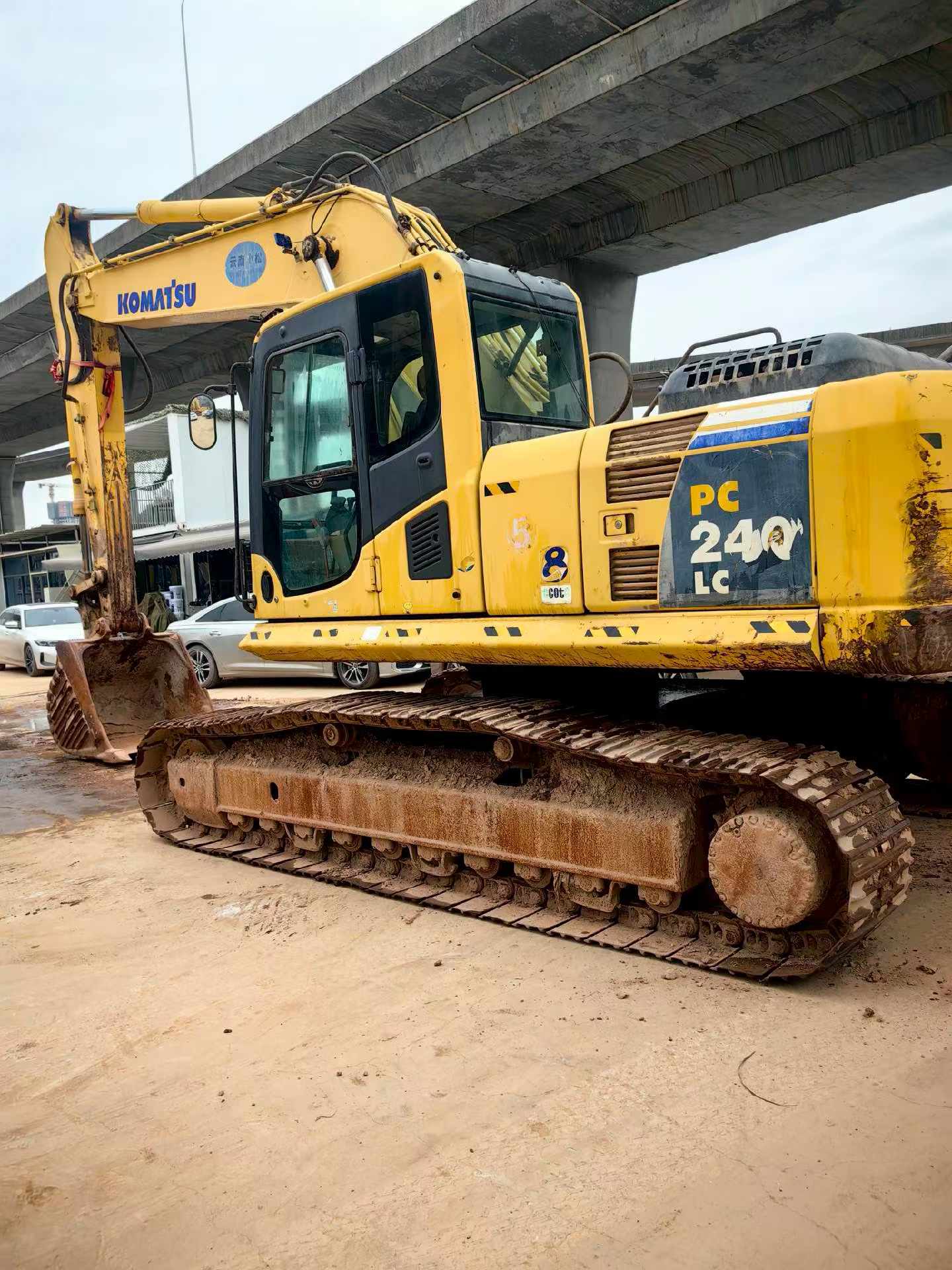 شراء حفارة Komatsu PC240-6 مستعملة / 2