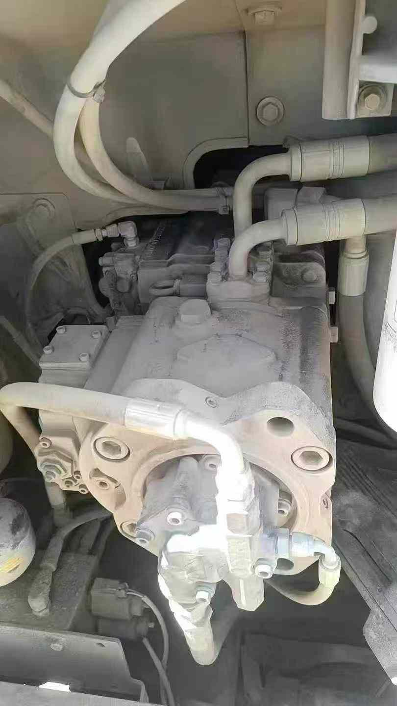 Used Volvo EC200 Excavator 2020 Model / 8