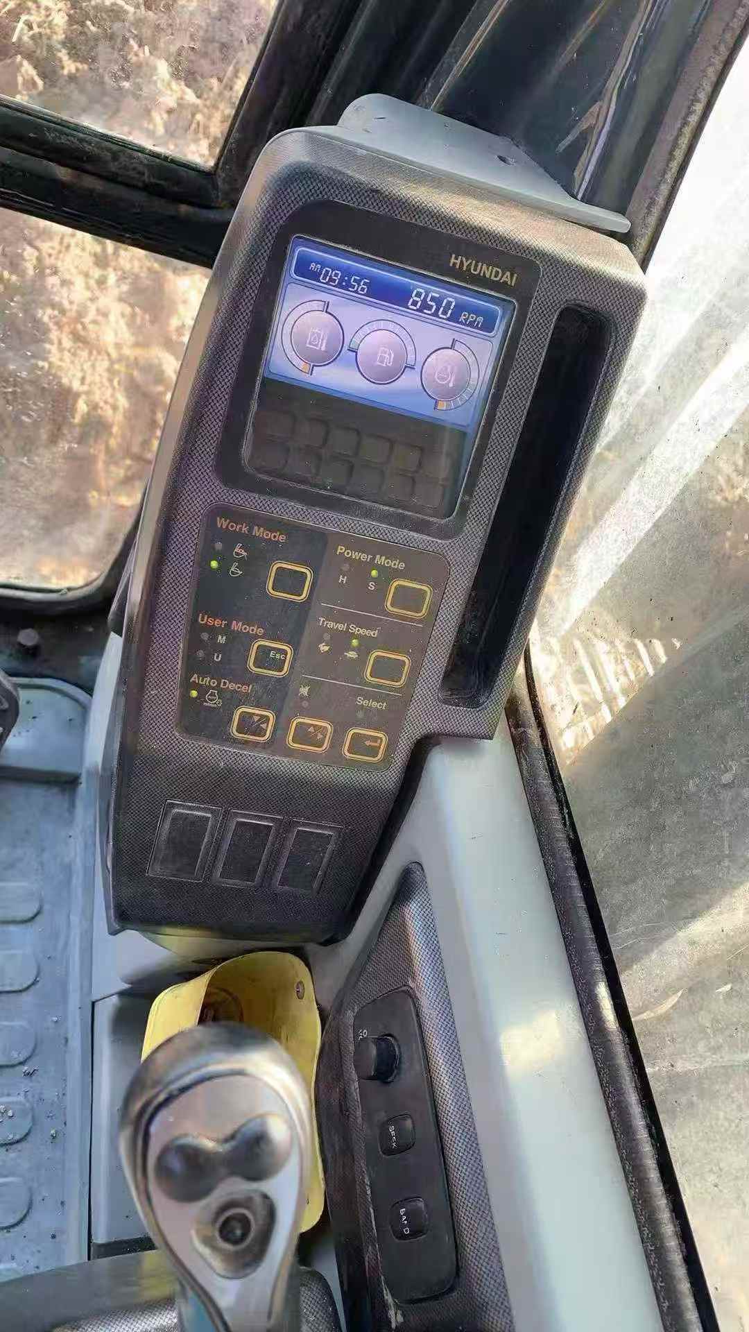 Used Hyundai R215VSN Excavator 2020 Model / 9