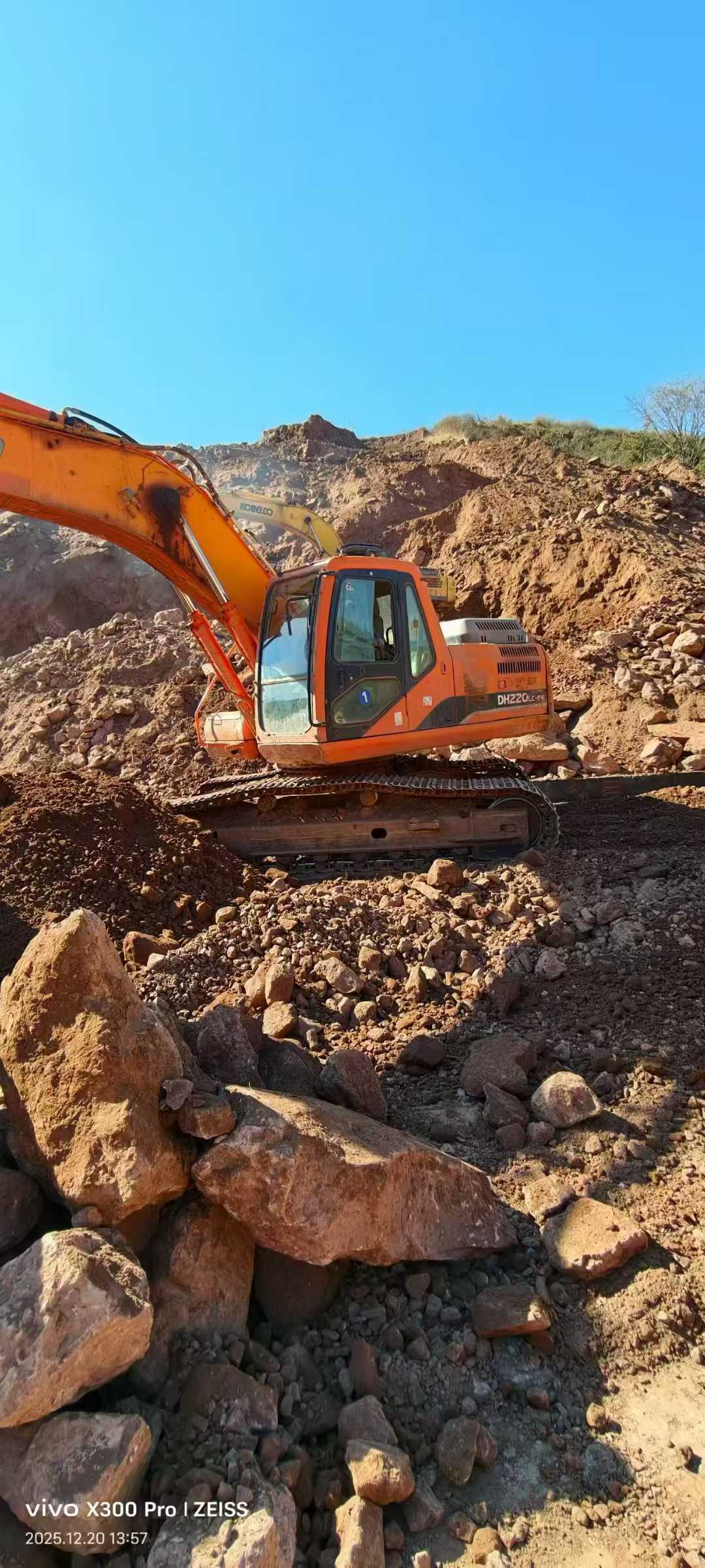 Used Doosan DH220 Excavator 2012 Model