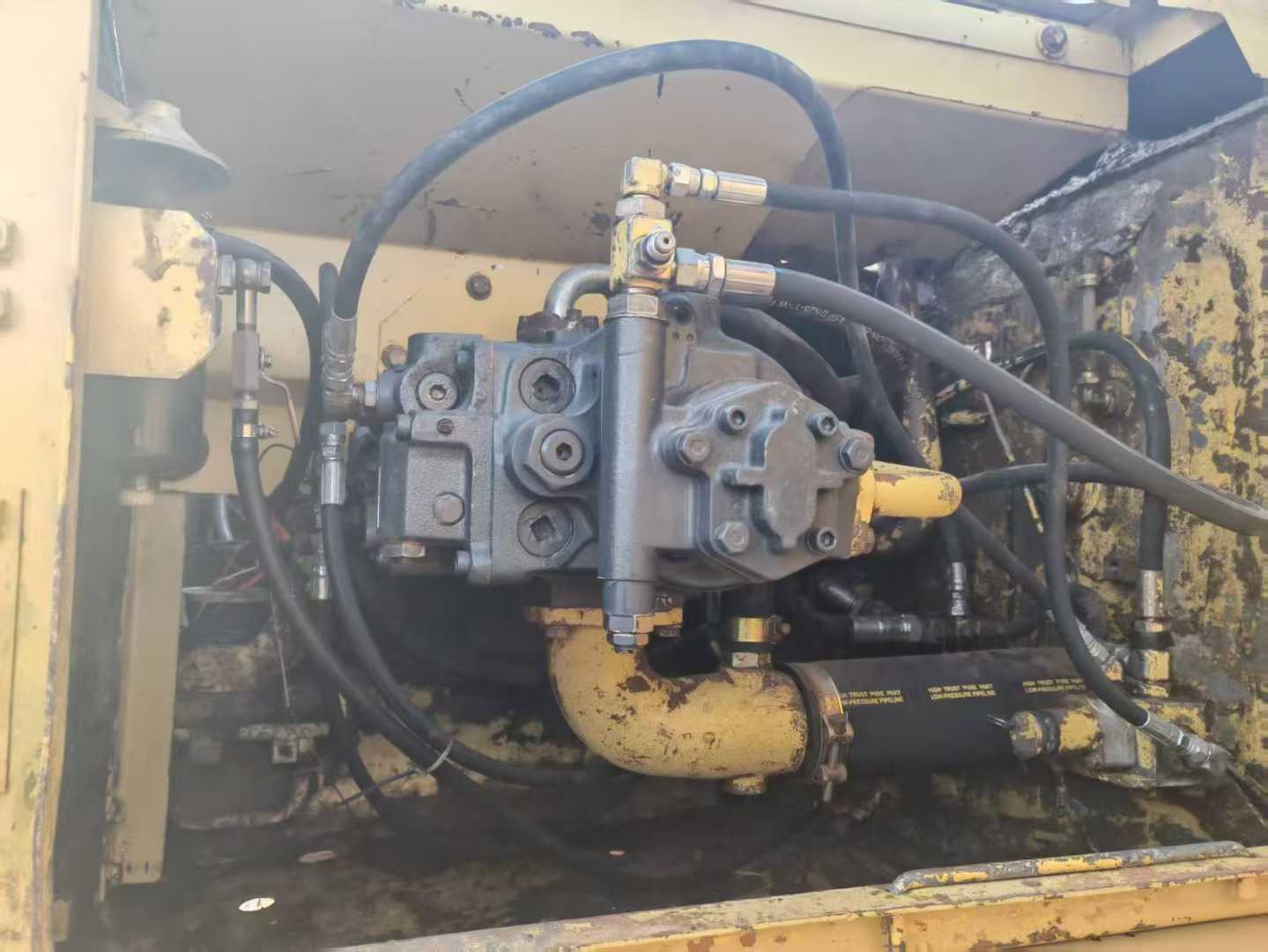 Used Komatsu PC200-6 Excavator 2016 Model / 4