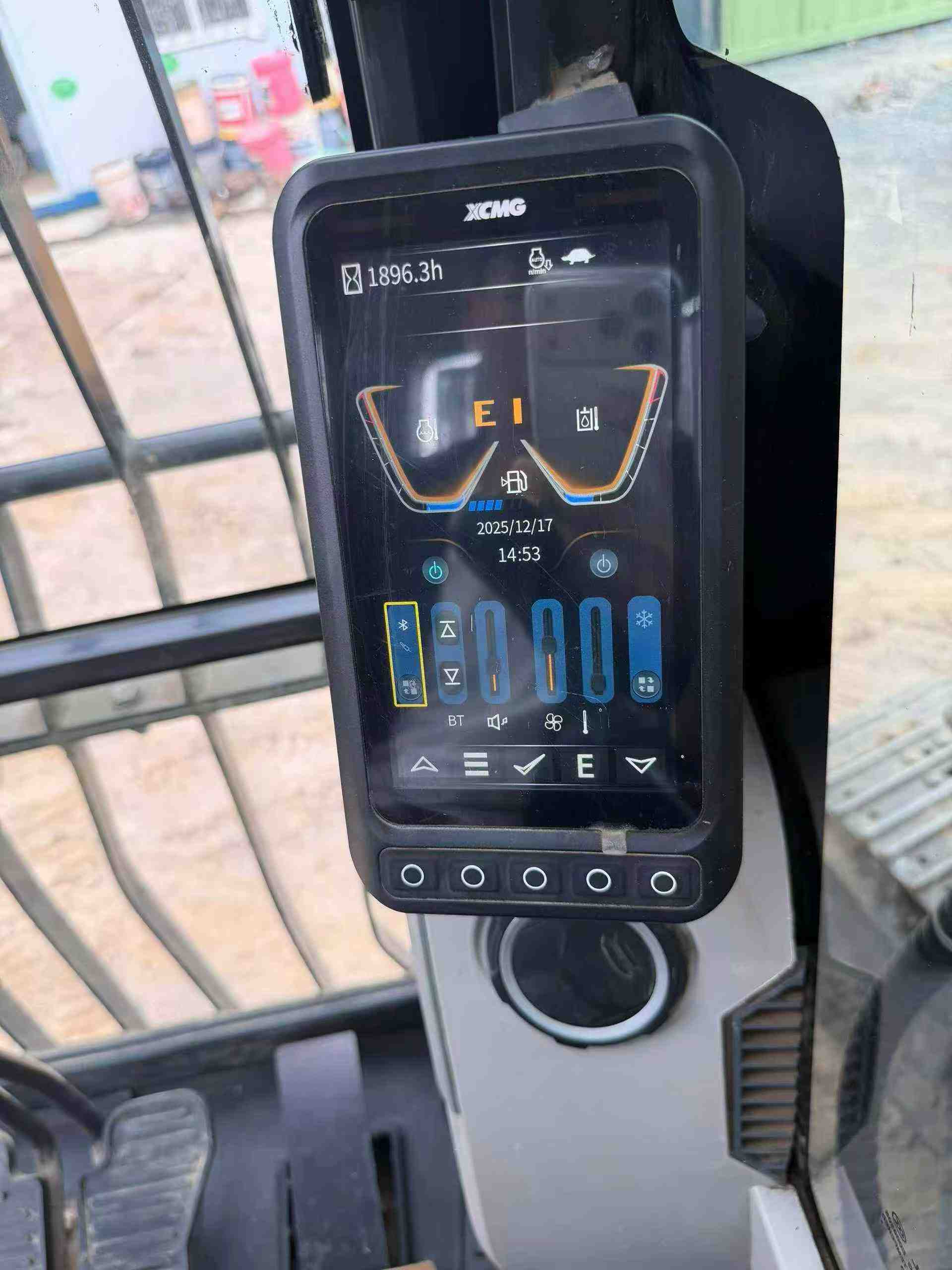 Used XCMG LW188 Excavator 2024 Model / 9