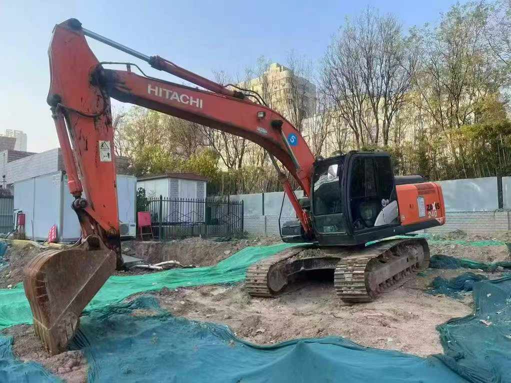 Used Hitachi ZAXIS200 Excavator 2016 Model / 4