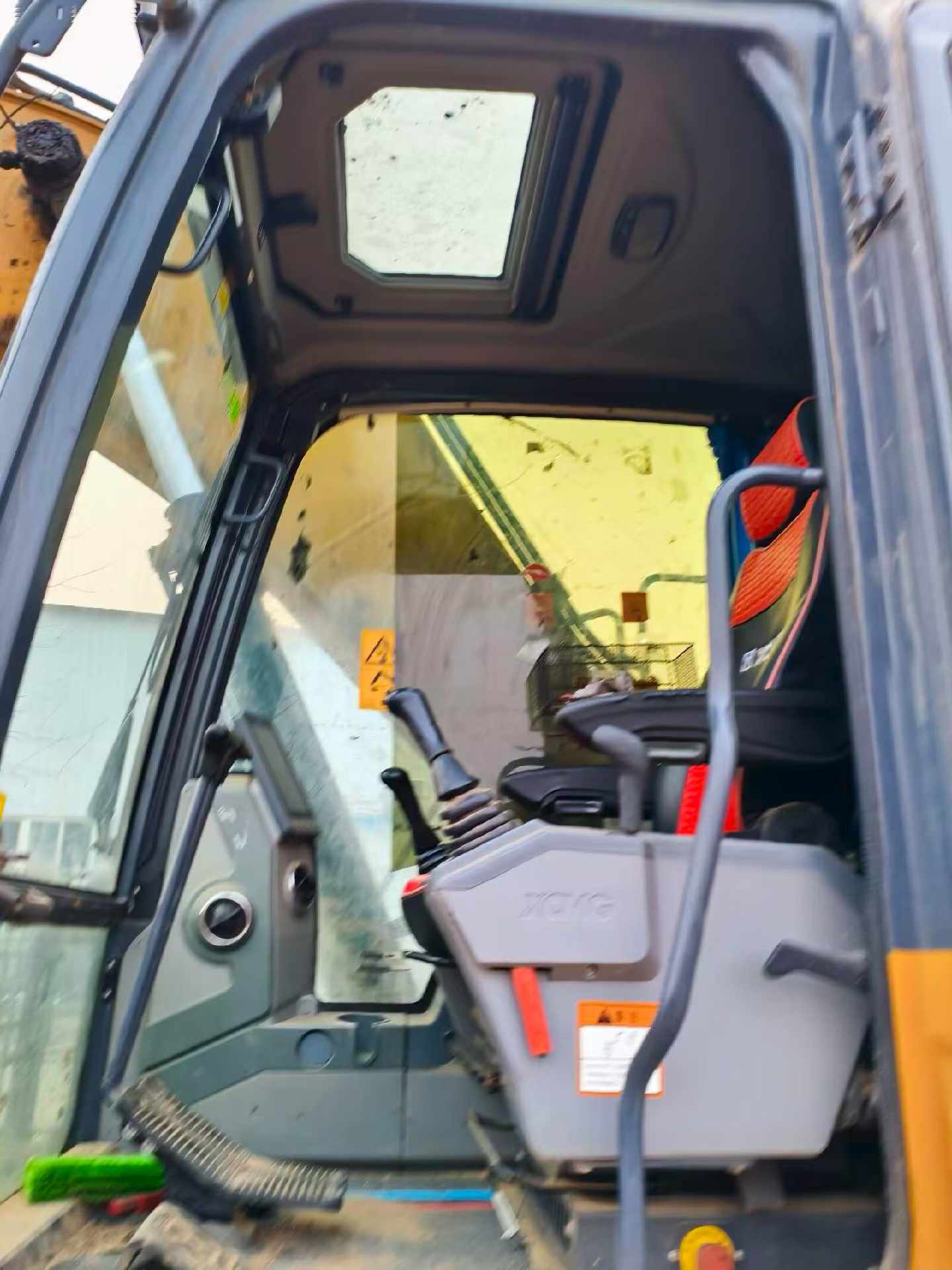 Used XCMG XE205DA Excavator 2021 Model / 7