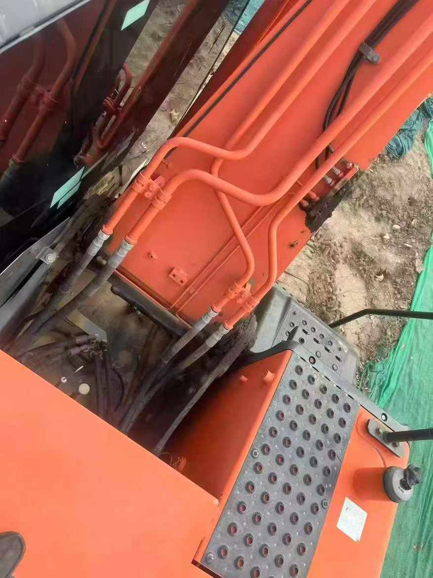 Used Hitachi ZAXIS200 Excavator 2016 Model