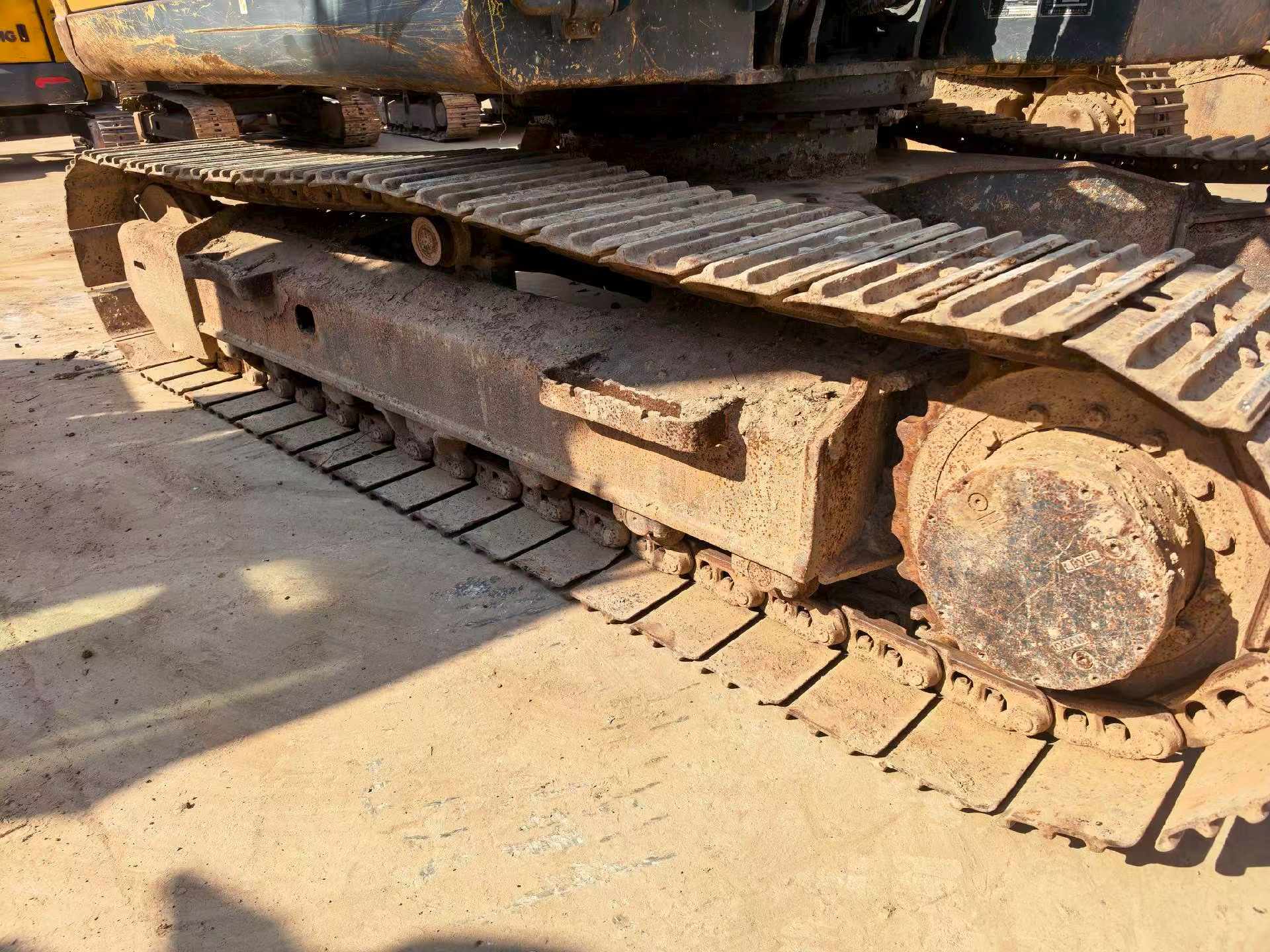 Used XCMG XE135D Excavator 2017 Model / 4