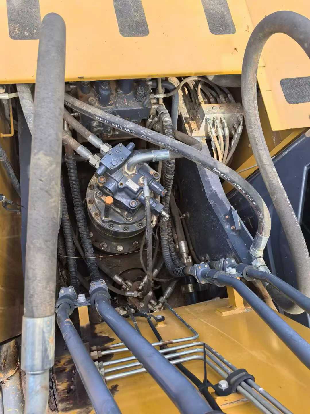 Used XCMG LW200 Excavator 2022 Model / 6