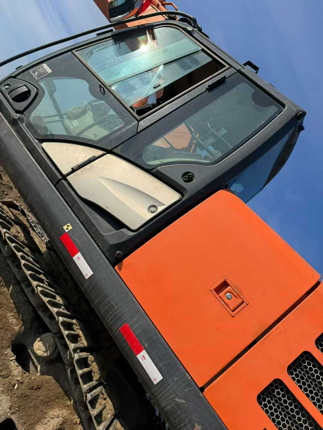 Used Hitachi ZAXIS200 Excavator 2014 Model / 3