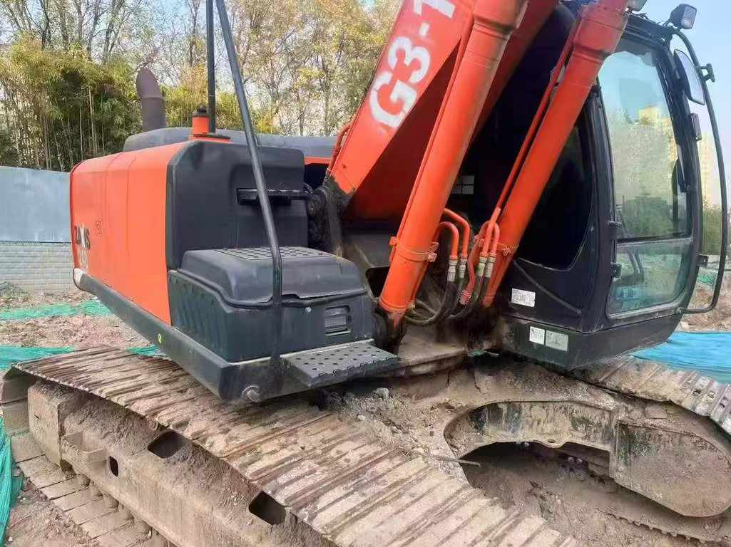 Used Hitachi ZAXIS200 Excavator 2016 Model / 2