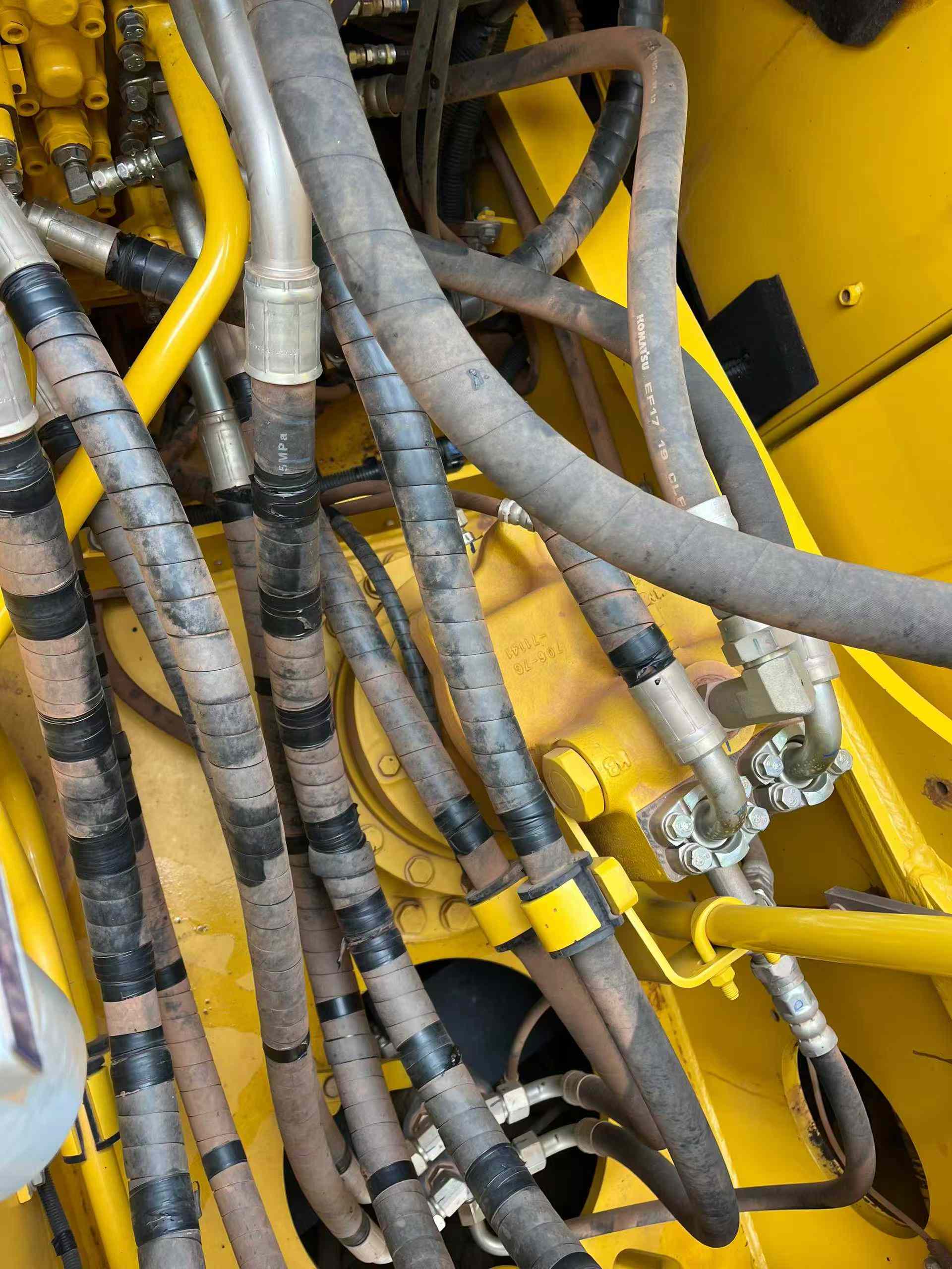 Used Komatsu PC200-1 Excavator 2024 Model / 6