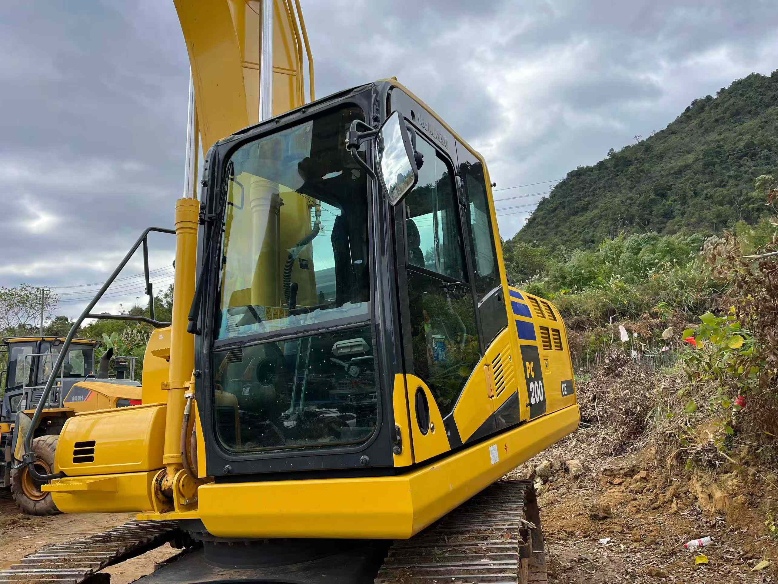 Used Komatsu PC200-1 Excavator 2024 Model / 4