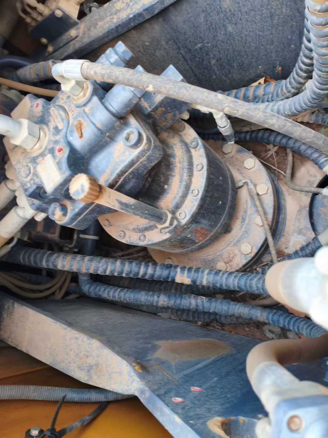 Used XCMG XE205GH Excavator 2016 Model / 7