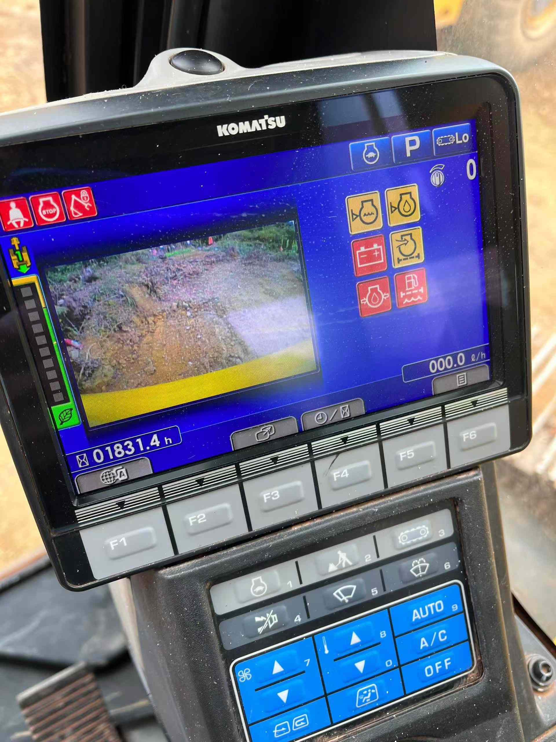 Used Komatsu PC200-1 Excavator 2024 Model / 9