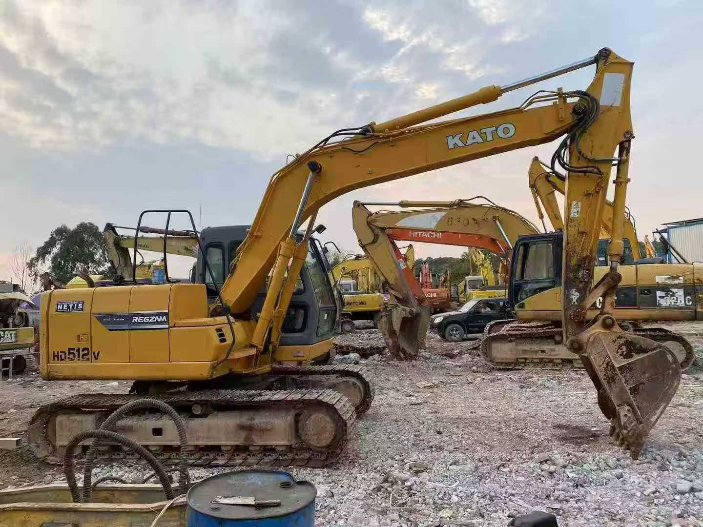 Used Kato HD512 Excavator 2016 Model / 2