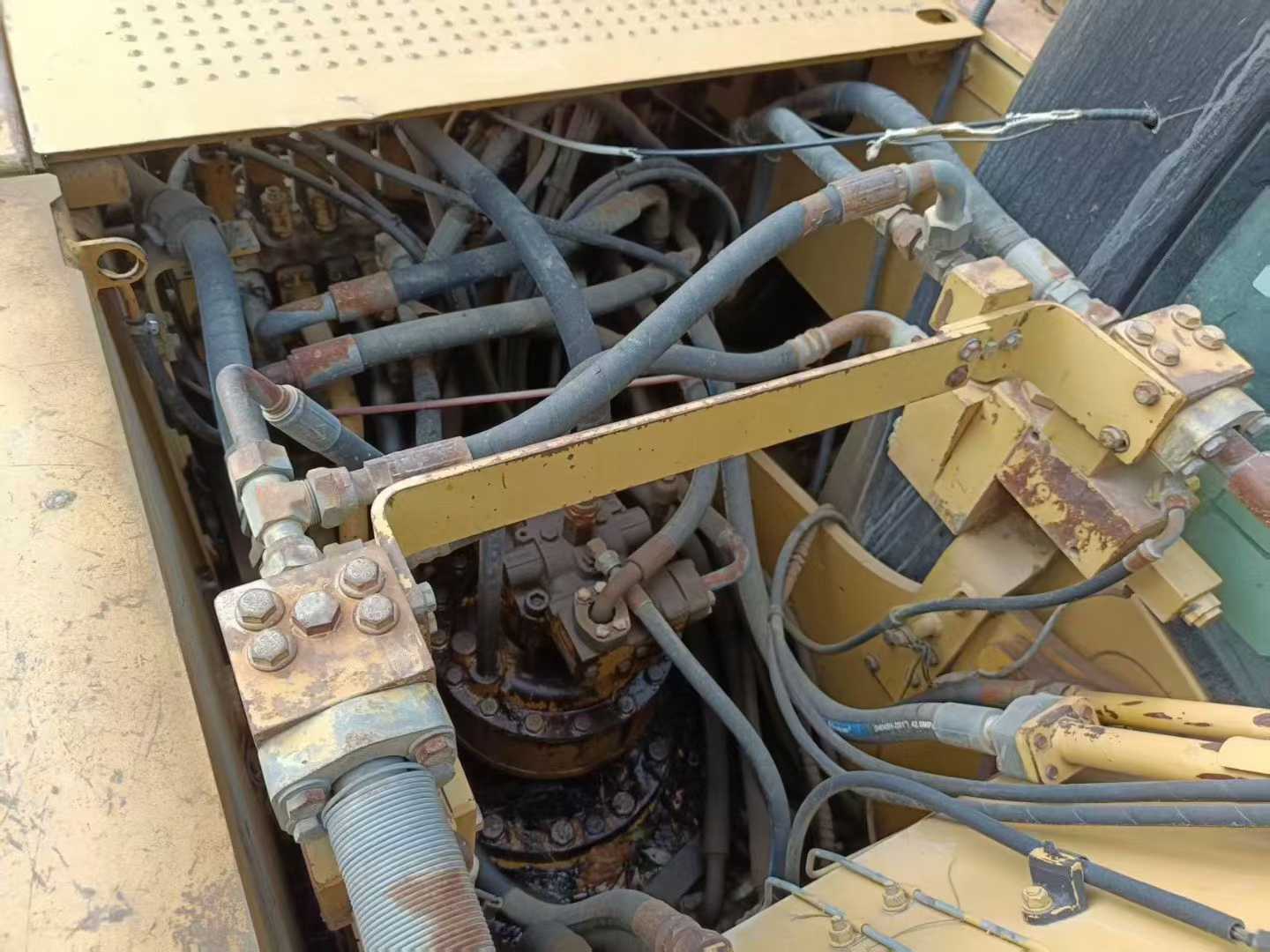 Used Caterpillar CT20 Excavator 2016 Model / 3