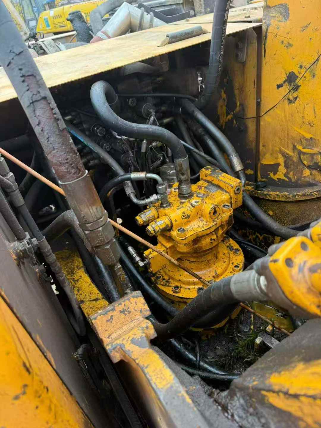 Used Hyundai R215-7C Excavator 2016 Model / 4